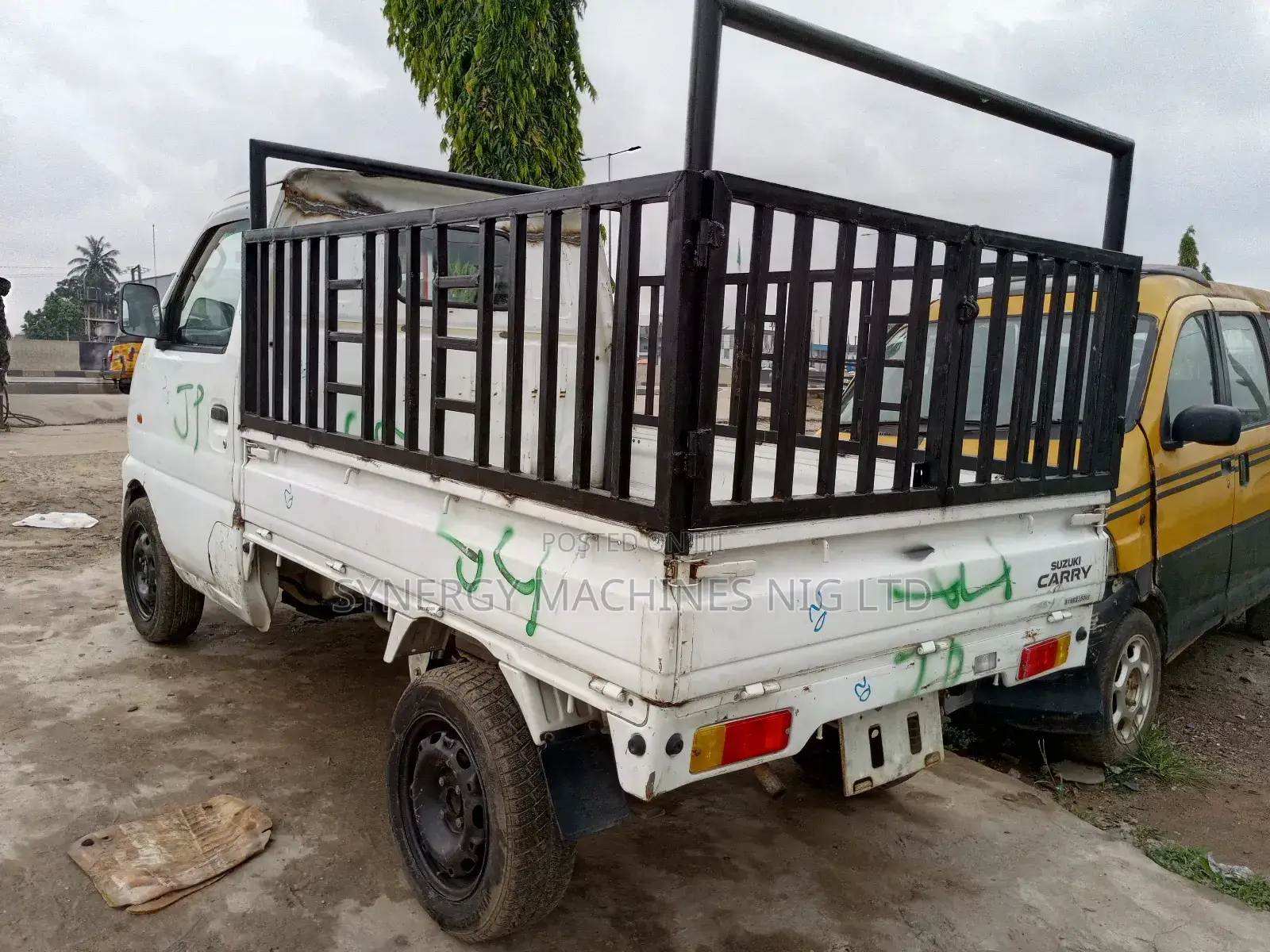Suzuki Truck 2022 White