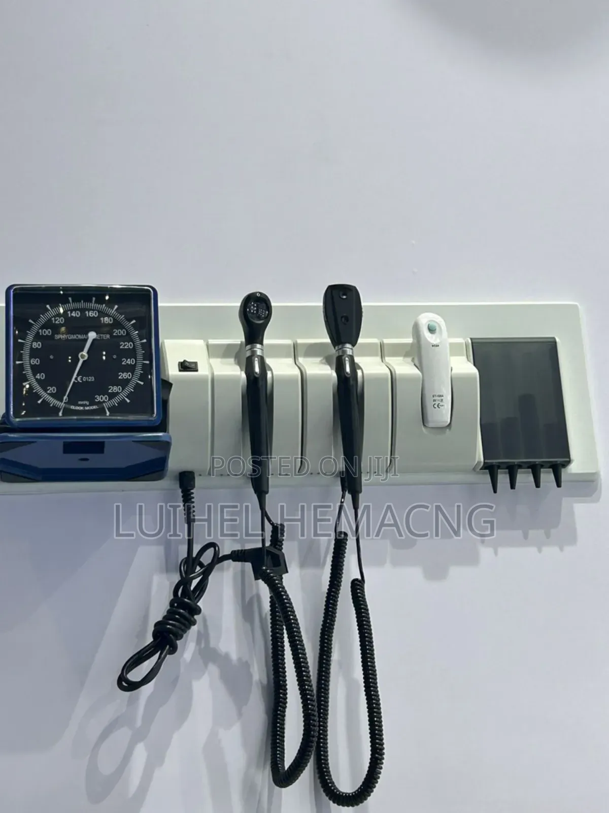 Wall Mounted Diagnostic Set.