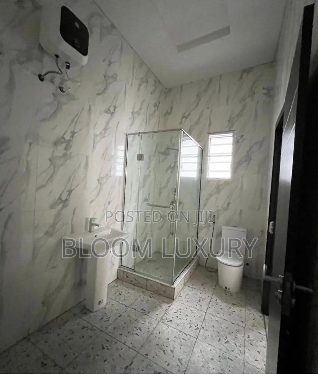 Tempered 10mm Glass Shower Cubicle Enclosure.