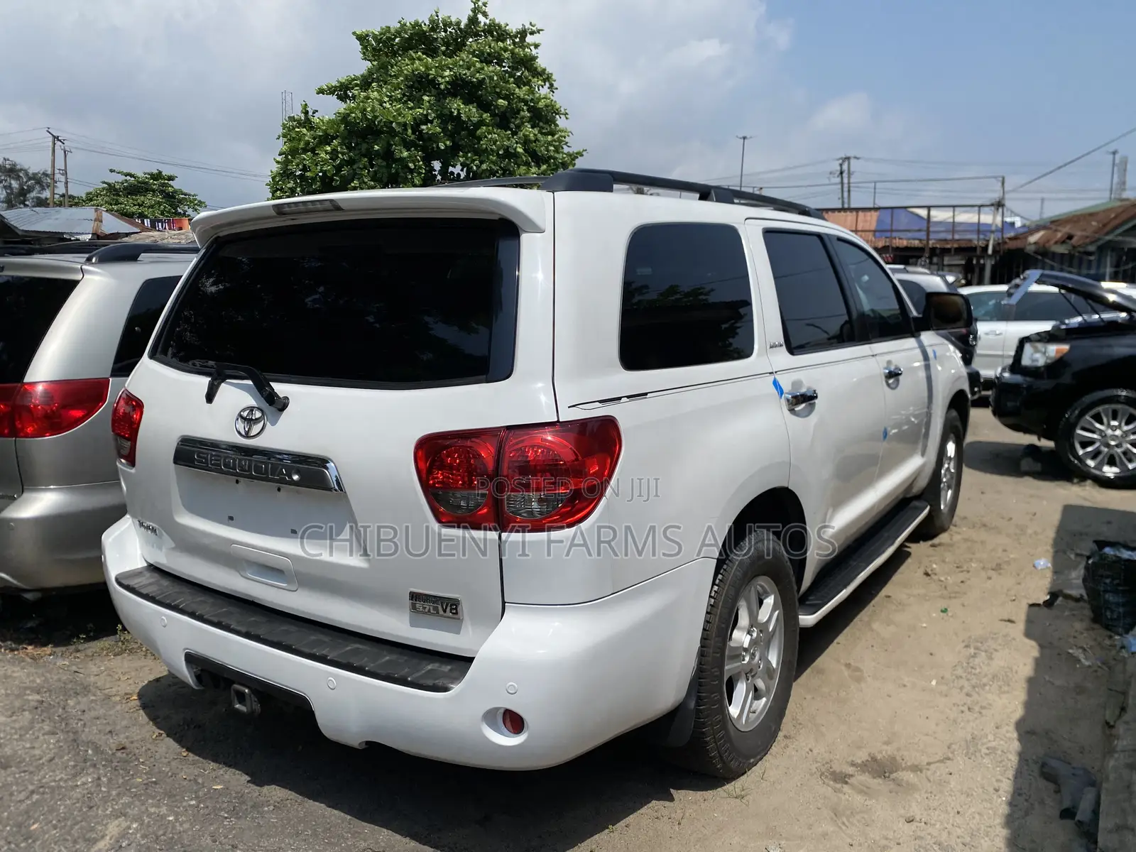 Toyota Sequoia Limited 4dr SUV 4WD (5.7L 8cyl 6A) 2008 White
