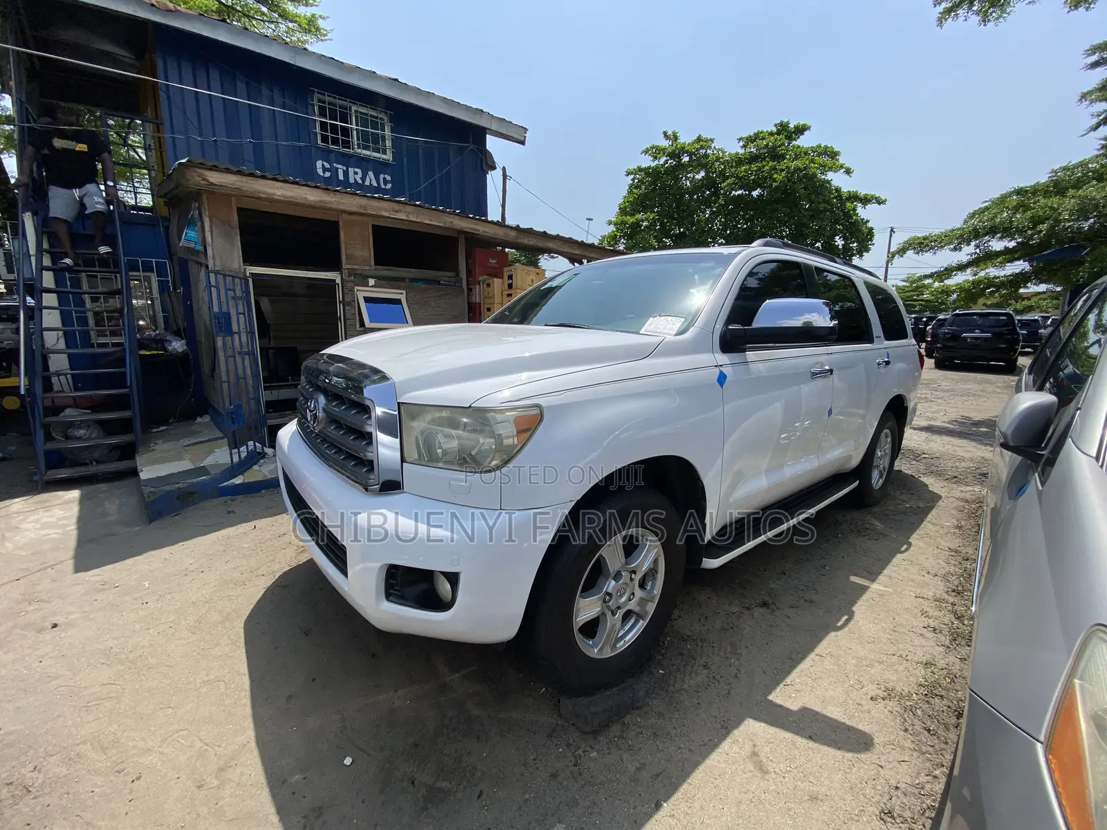 Toyota Sequoia Limited 4dr SUV 4WD (5.7L 8cyl 6A) 2008 White