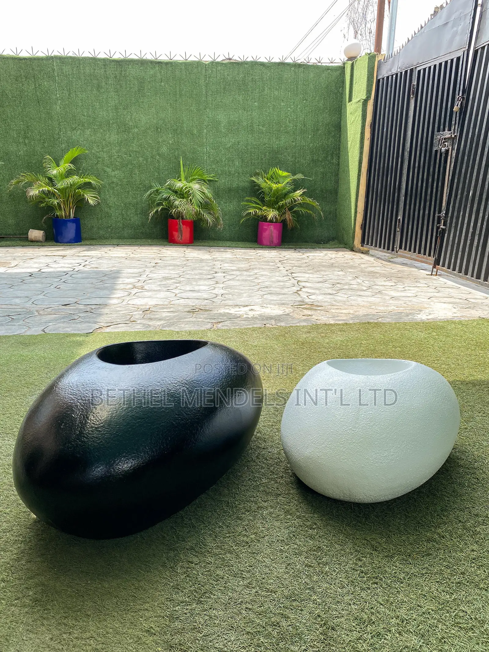 Pebble Fiberglass Planter/Vase | Height:30cm