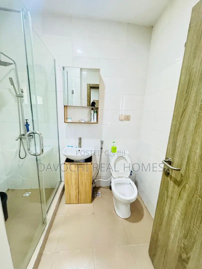 Furnished 3bdrm Apartment in Osapa london for rent