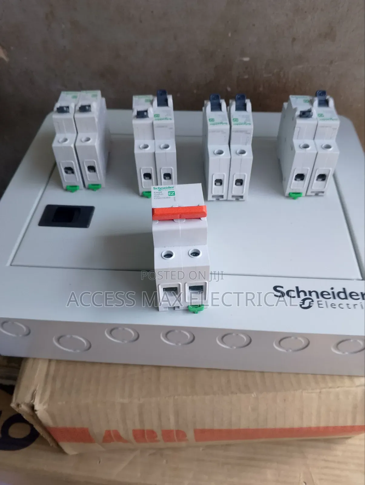 D8 Single Phase Board Schneider