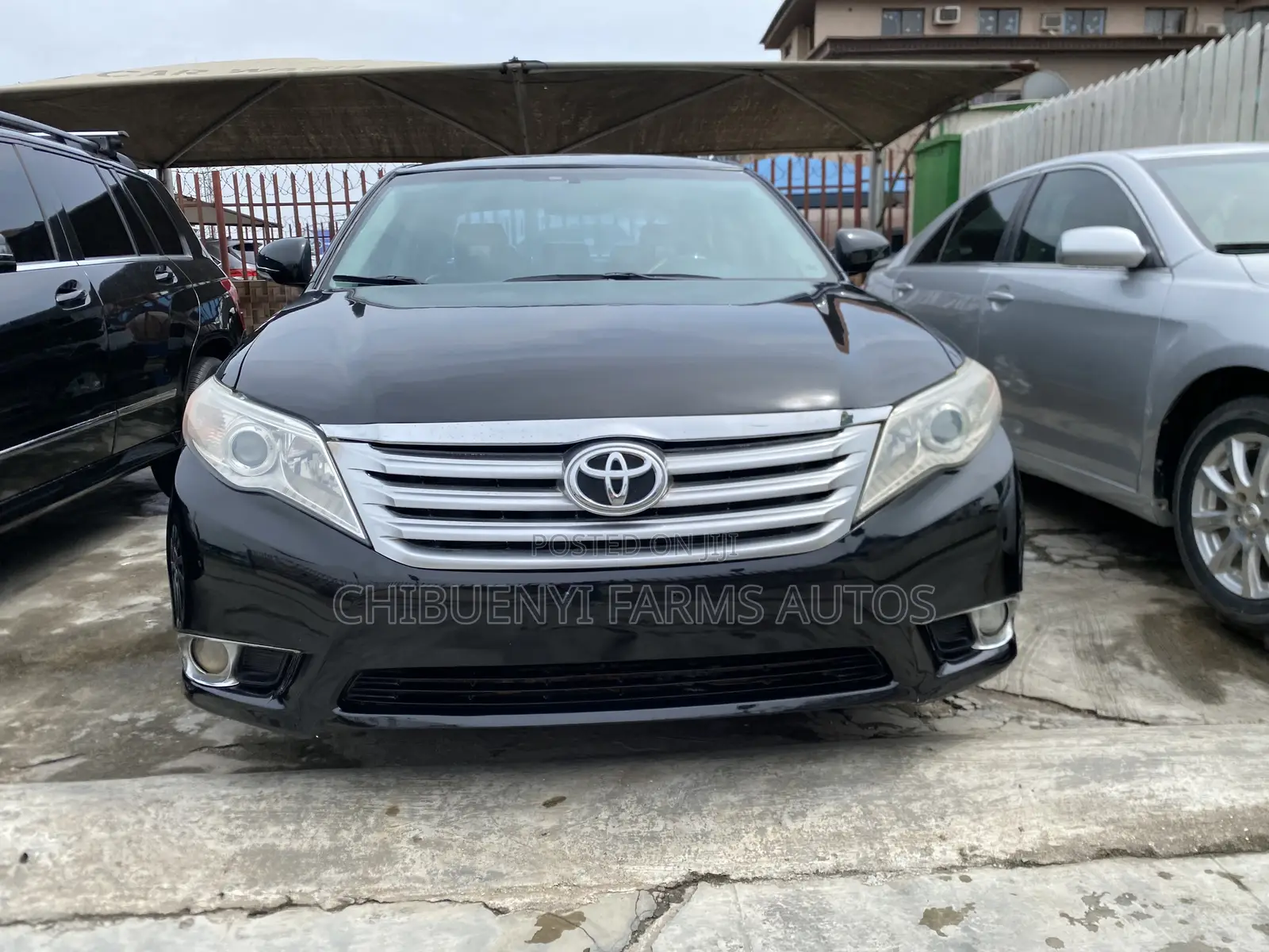 Toyota Avalon Limited Sedan FWD (3.5L 6cyl 6A) 2012 Black