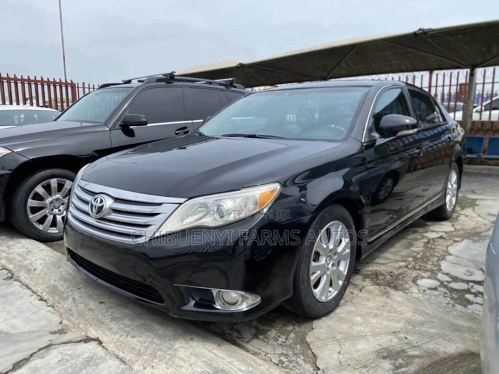 Toyota Avalon Limited Sedan FWD (3.5L 6cyl 6A) 2012 Black