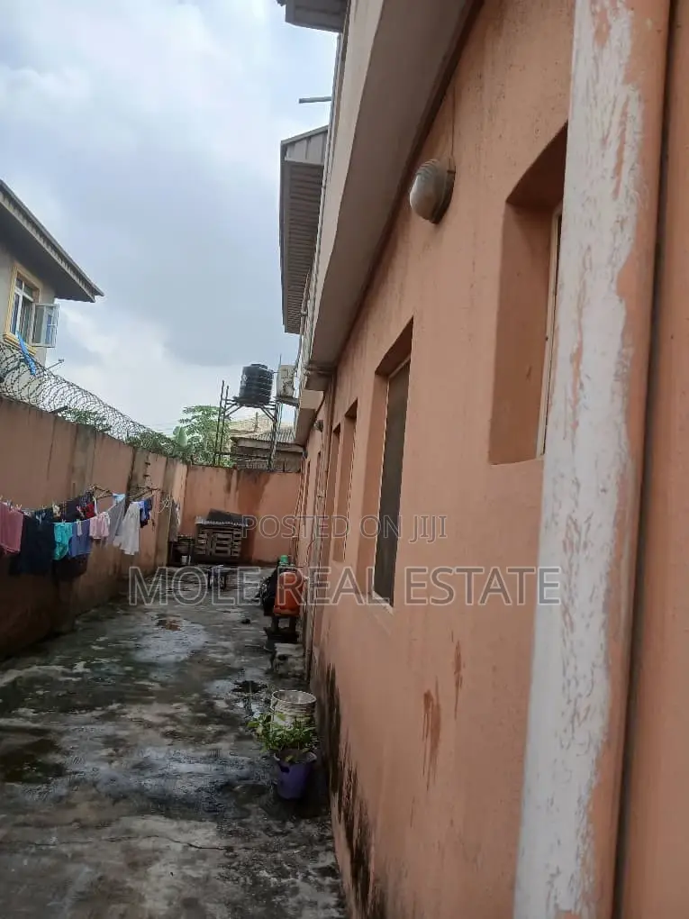Furnished 3bdrm Apartment in By Kingstonjoe, Ejigbo / Ejigbo for sale