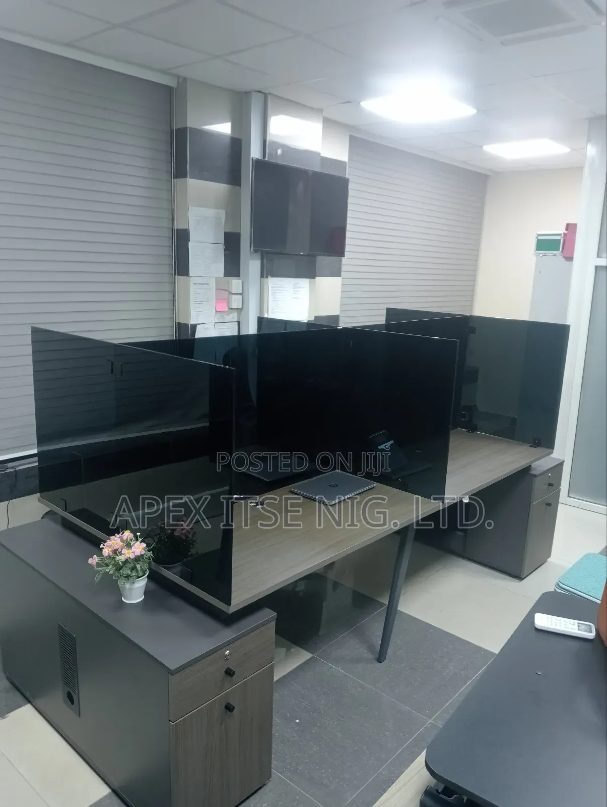 Work Station Glass Partition/ Office Table