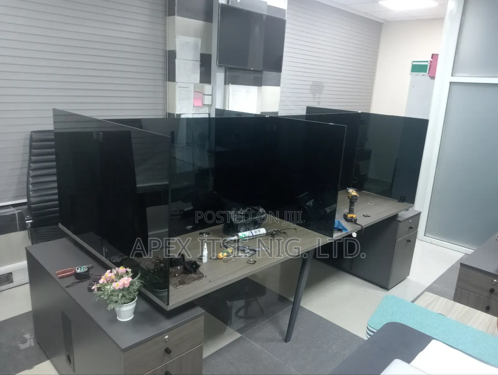 Work Station Glass Partition/ Office Table
