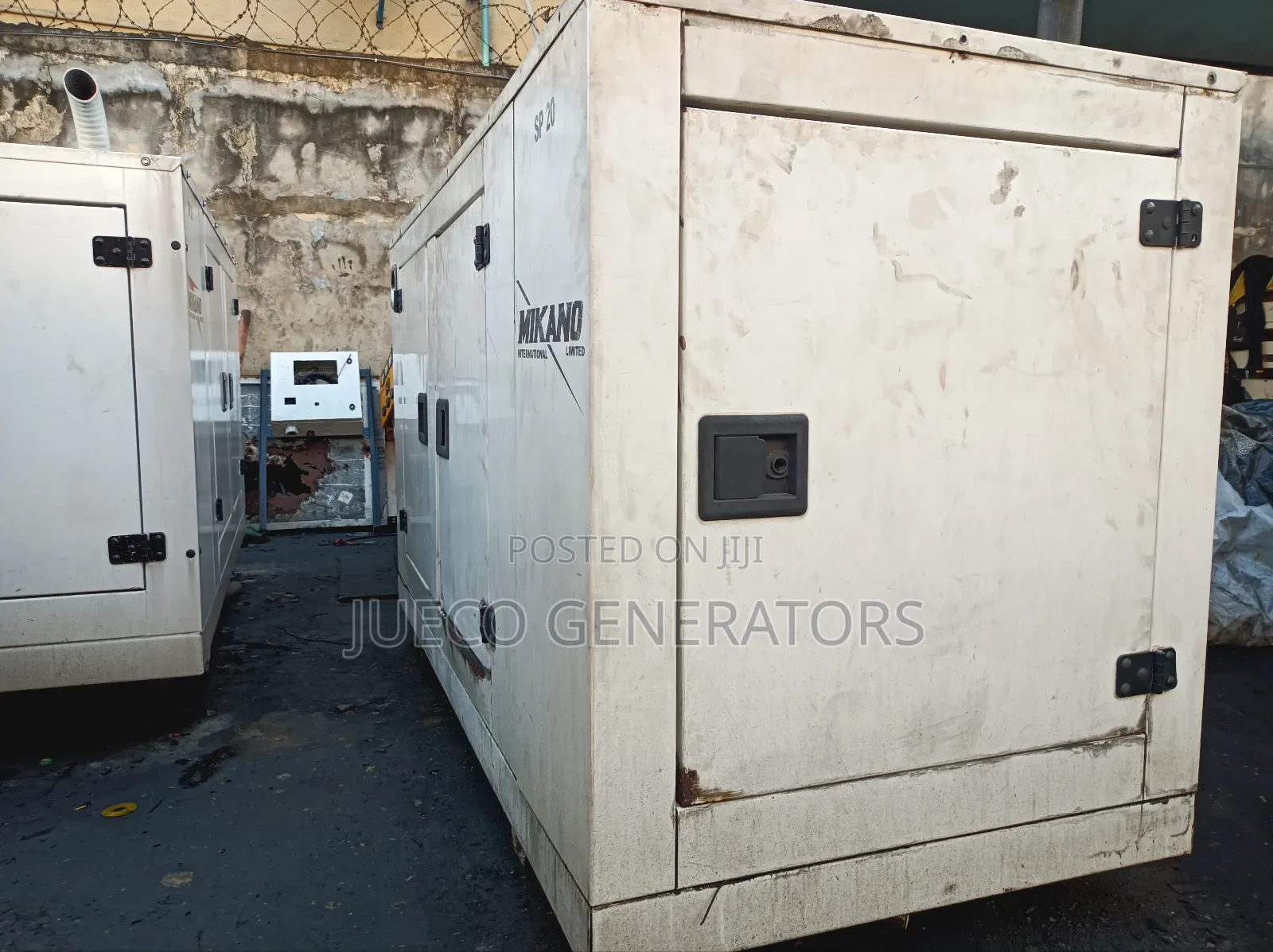 30kva Old Model Perkins Soundproof Generator for Sale