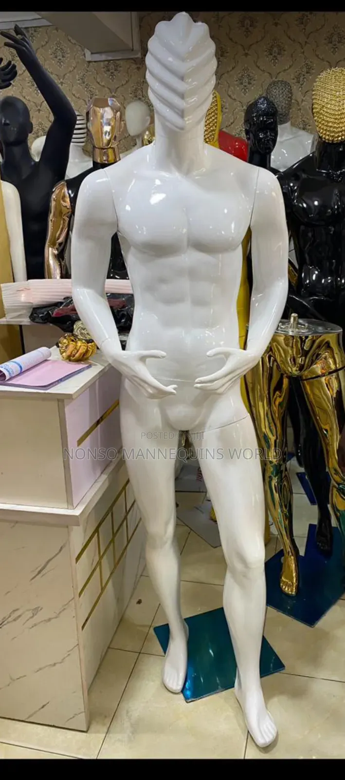 Glossy White Huge Spider Face Fiber Mannequin