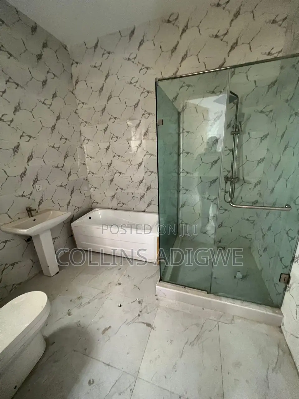 4bdrm Duplex in Orchid Road, Chevron for rent