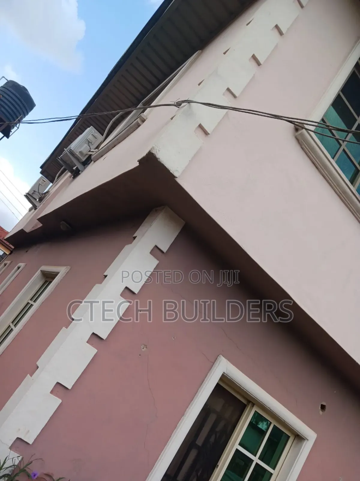 9bdrm Block of Flats in Benin City for sale
