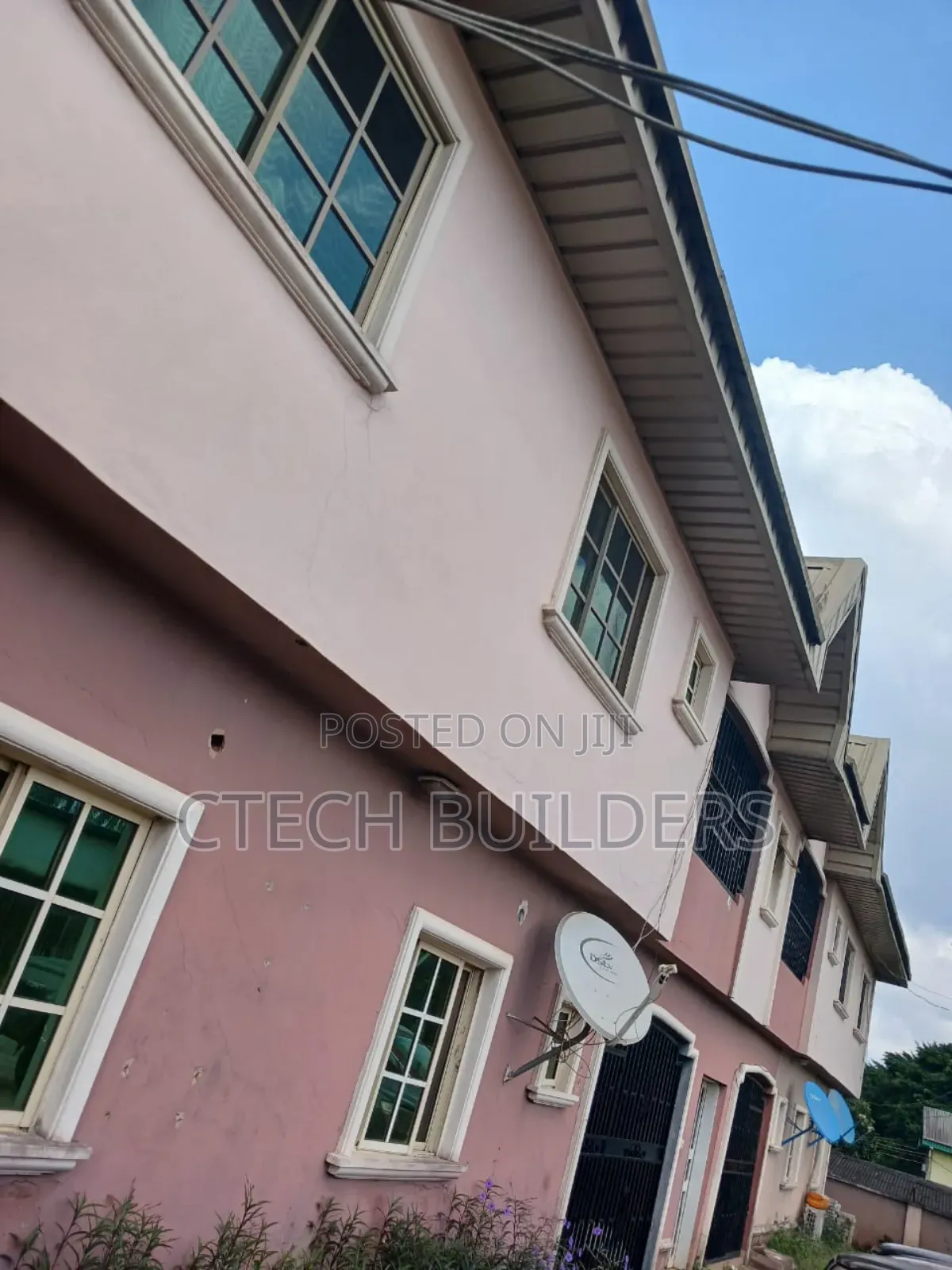 9bdrm Block of Flats in Benin City for sale