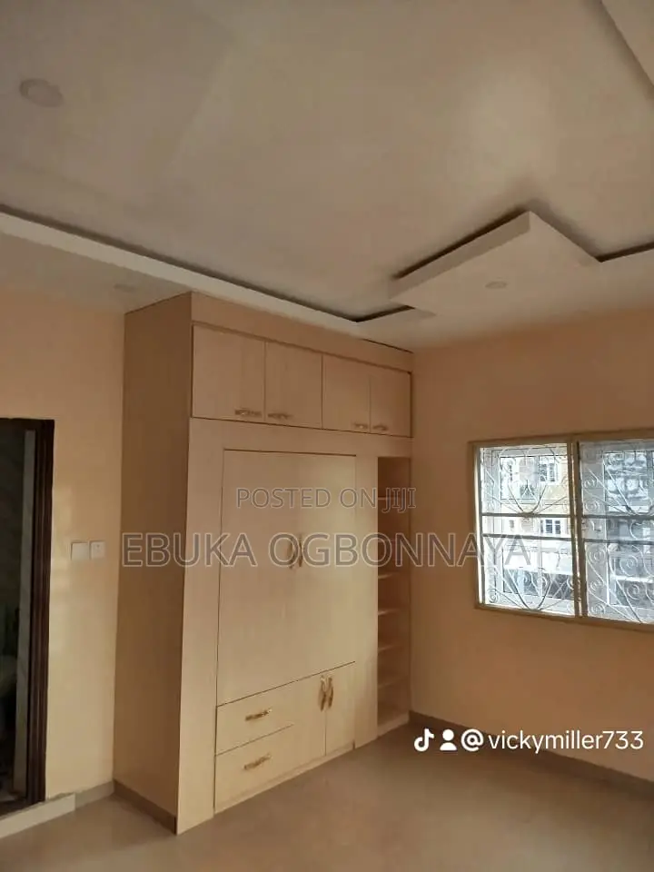 2bdrm Block of Flats in Sars Road, Obio-Akpor for rent