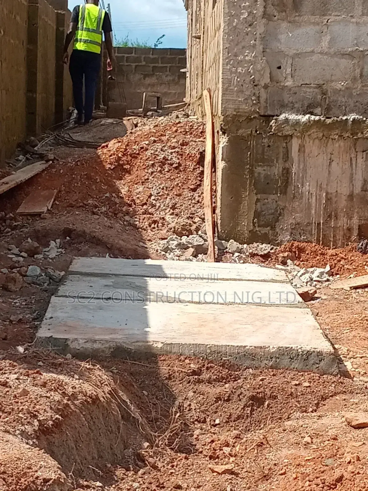 Biodigester Toilet Tank and Water Fall