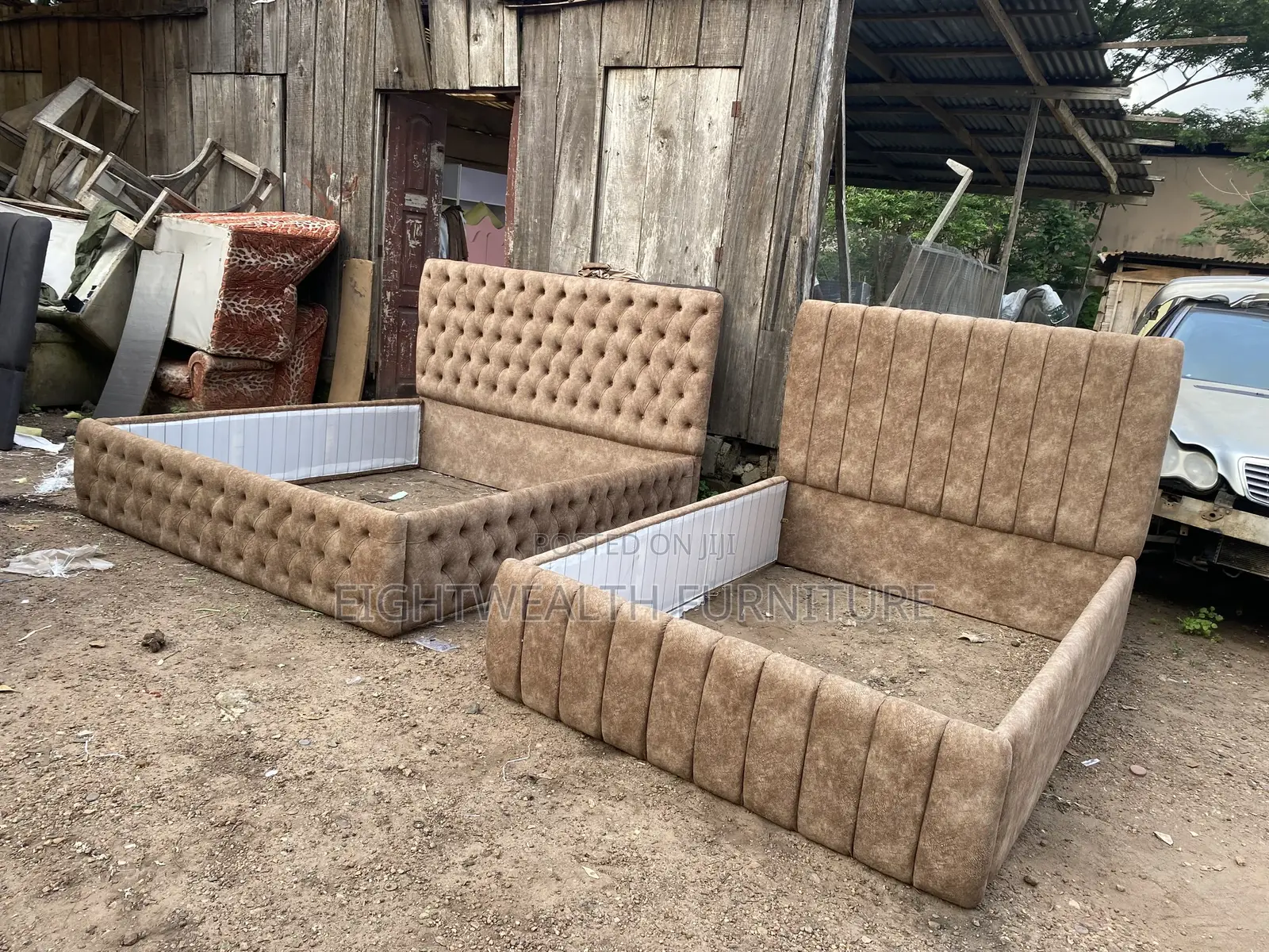 6/6 Tufted Bed