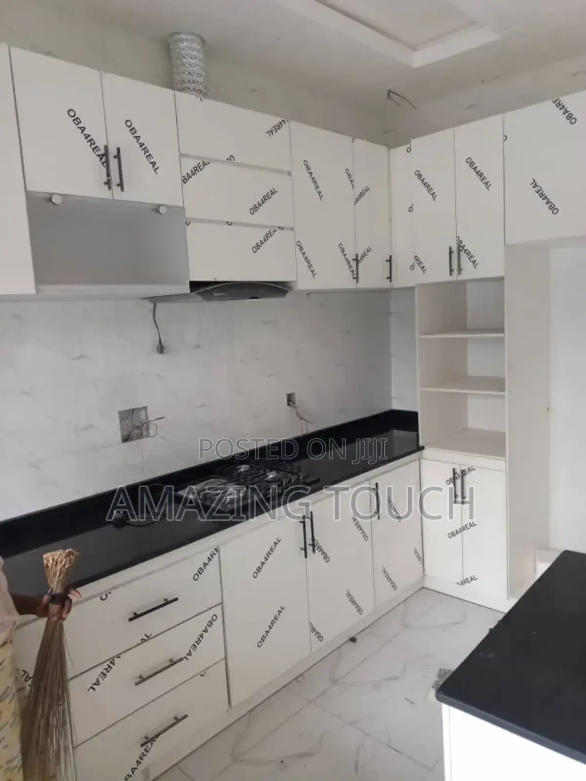 Model Kitchen Cabinet