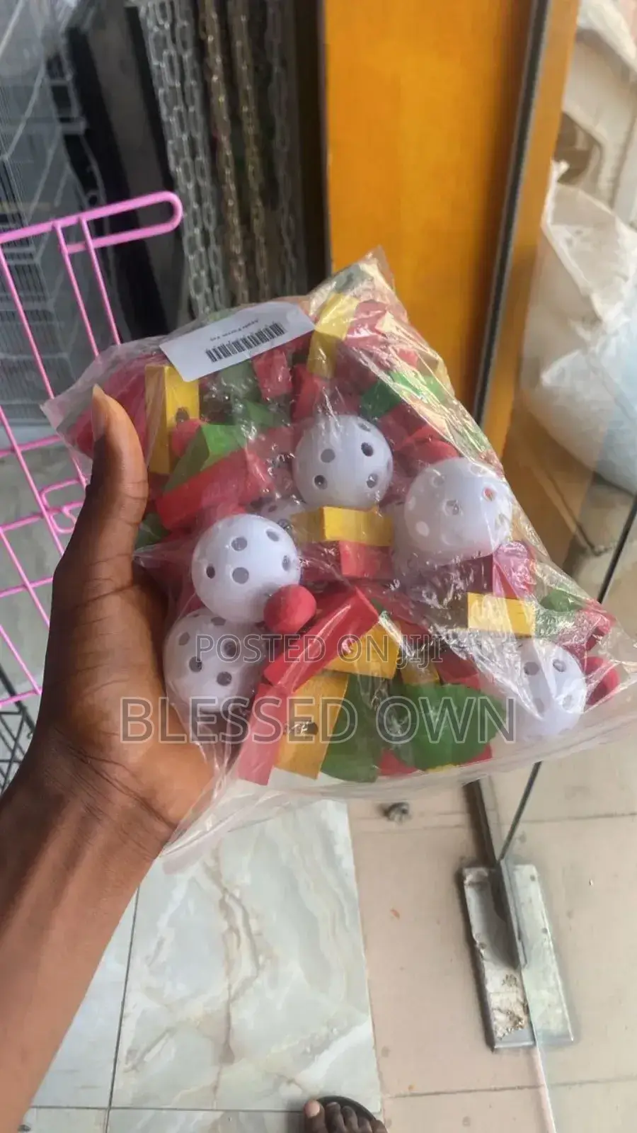 I Sell Parrot Cages and Toys