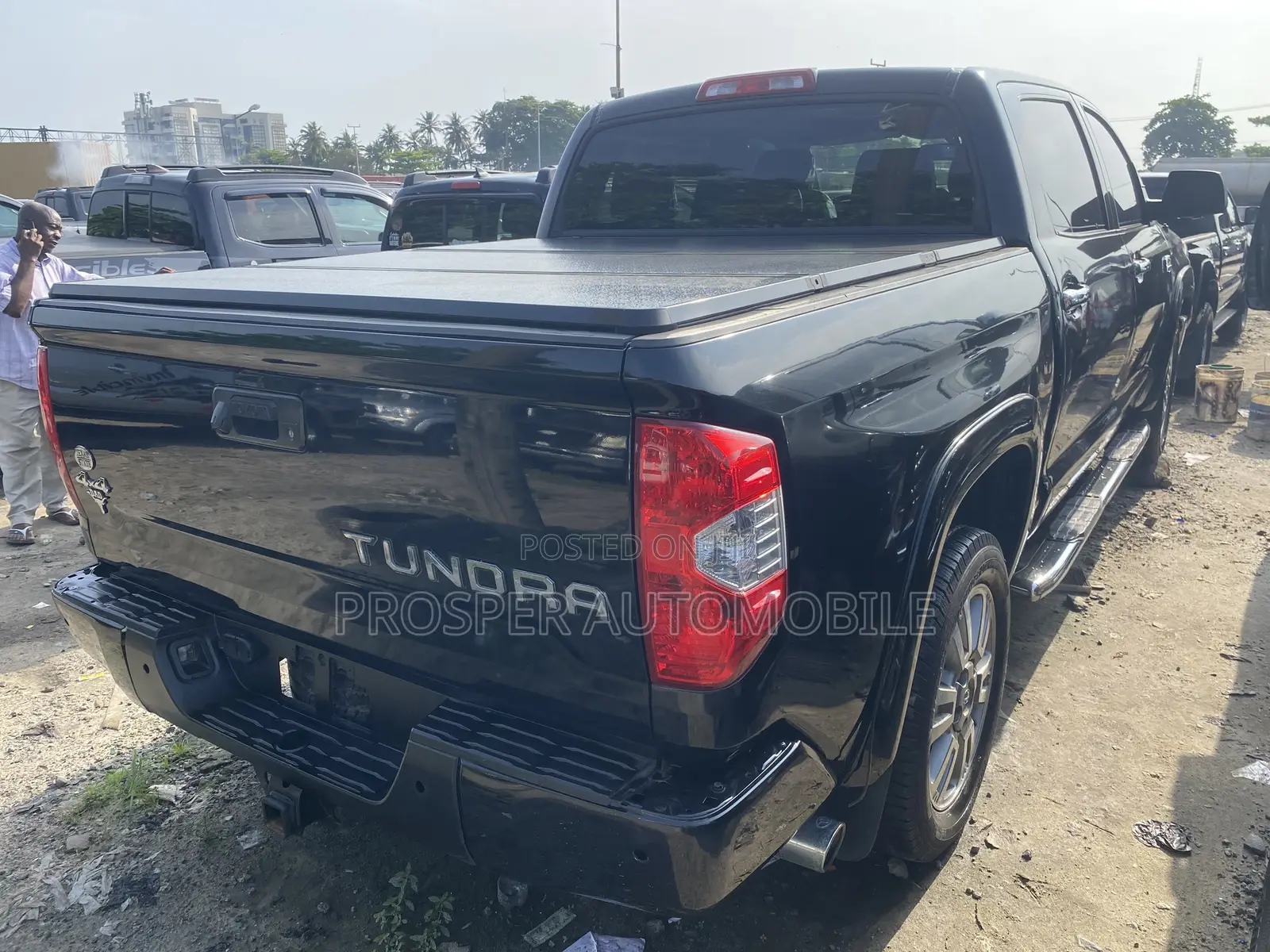 Toyota Tundra 2015 Black