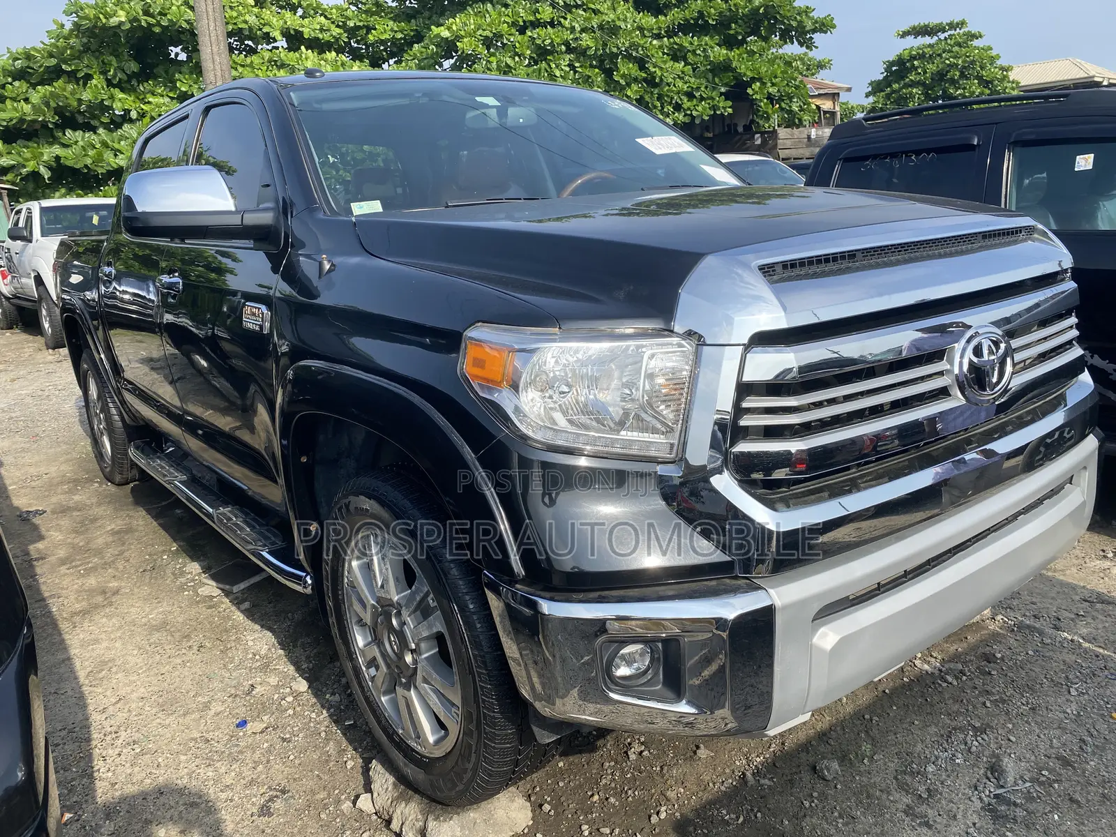 Toyota Tundra 2015 Black