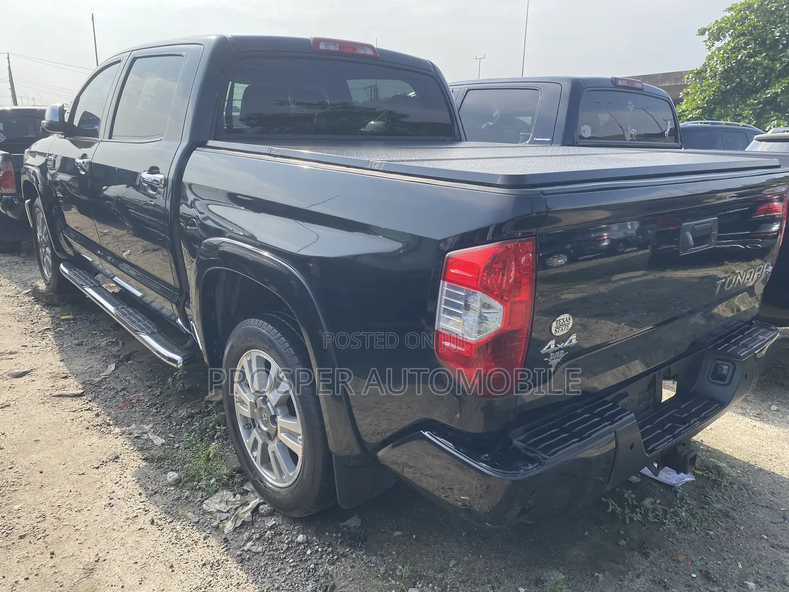 Toyota Tundra 2015 Black