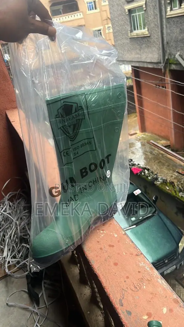 Green Safety Rain Boot With Iron