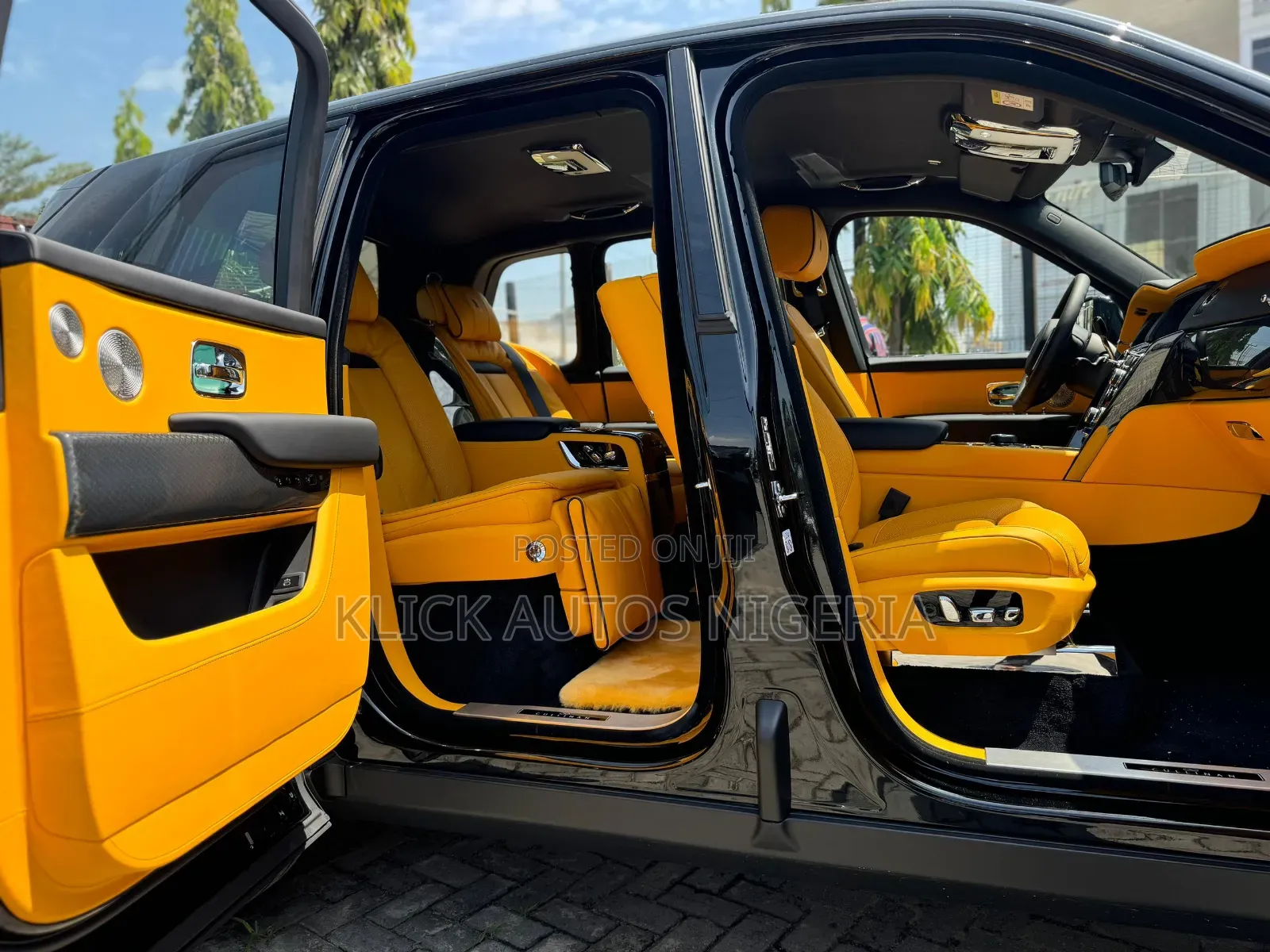 New Rolls-Royce Cullinan Black Badge 2024 Black