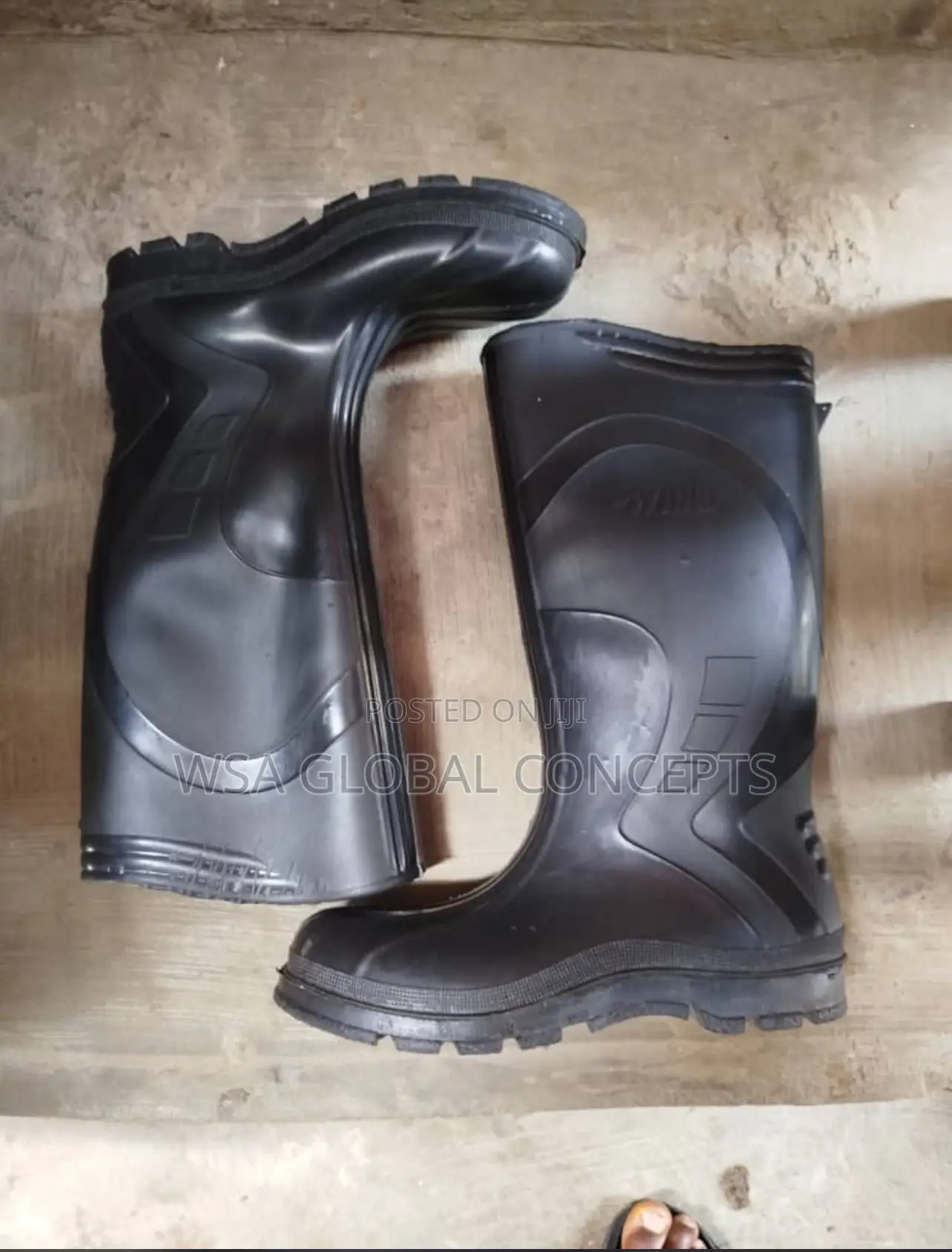 Black Rubber Rainboot