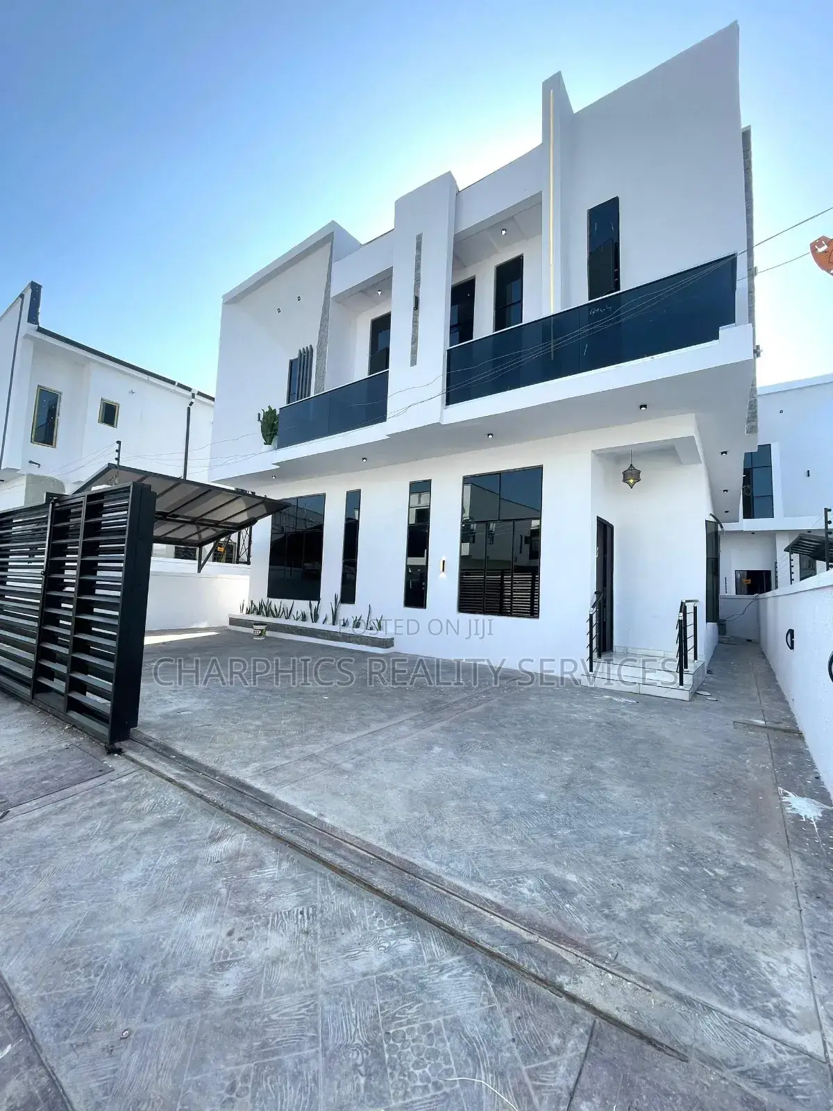 5bdrm Duplex in Lekki for sale