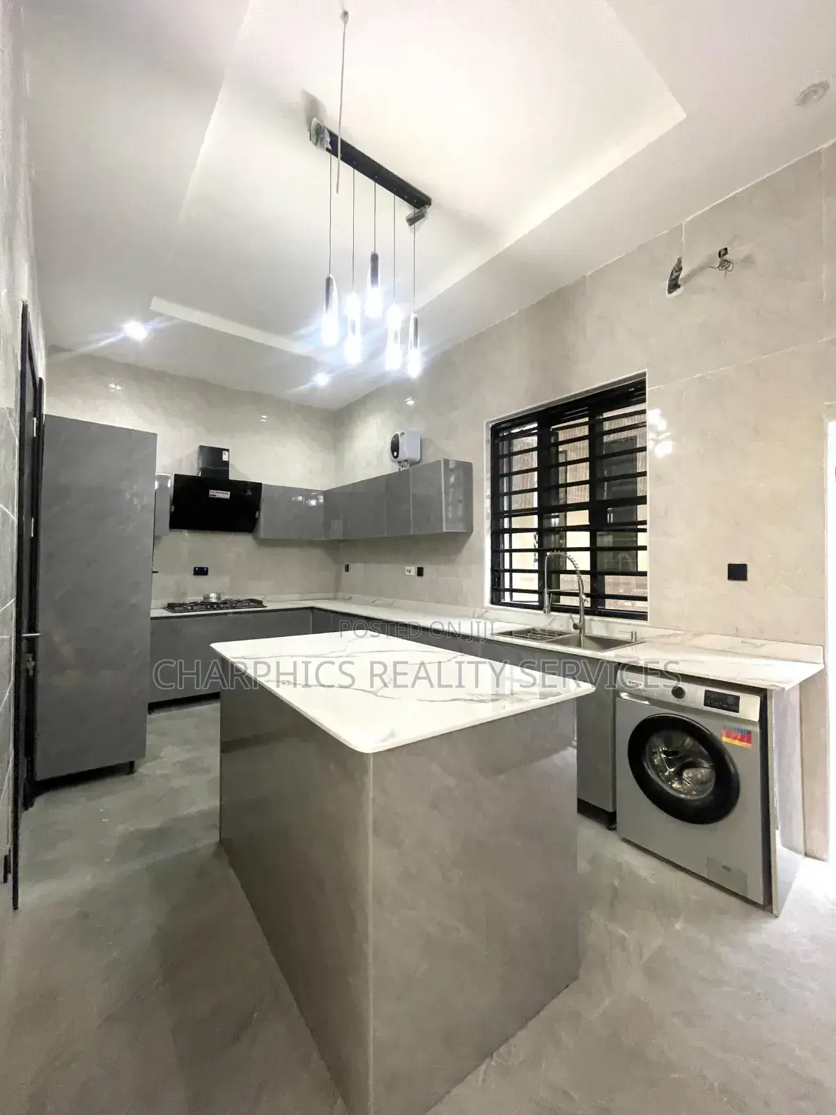 5bdrm Duplex in Lekki for sale