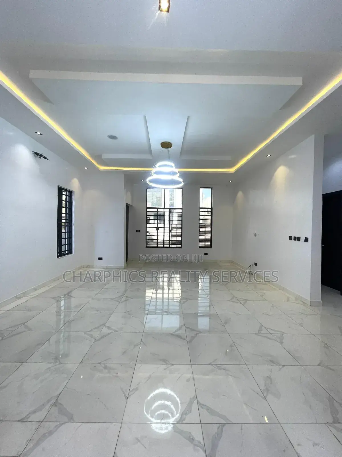 5bdrm Duplex in Lekki for sale