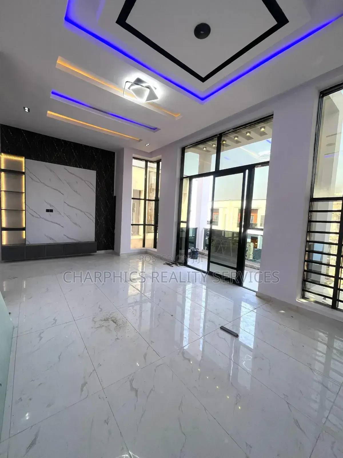 5bdrm Duplex in Lekki for sale
