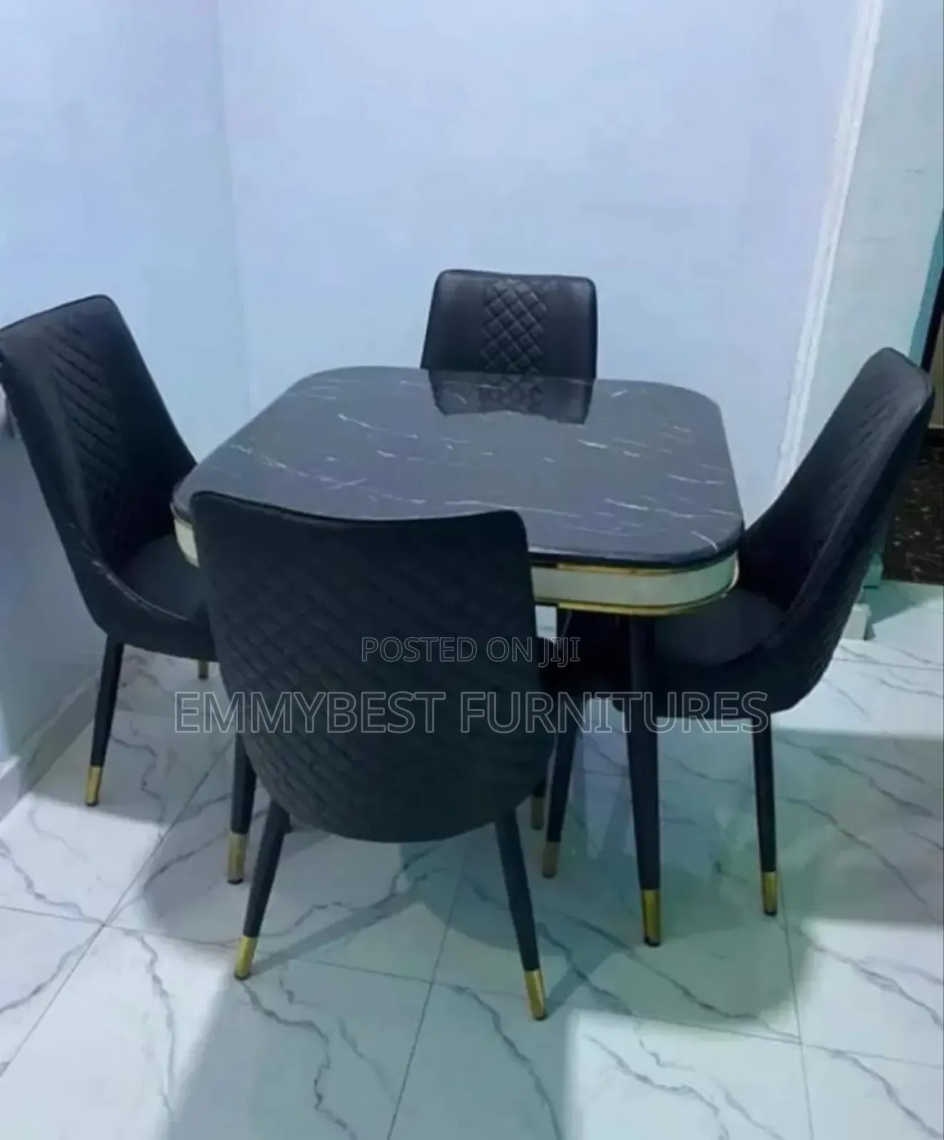 Standard Quality Portable 4 Seaters Dinning Set.