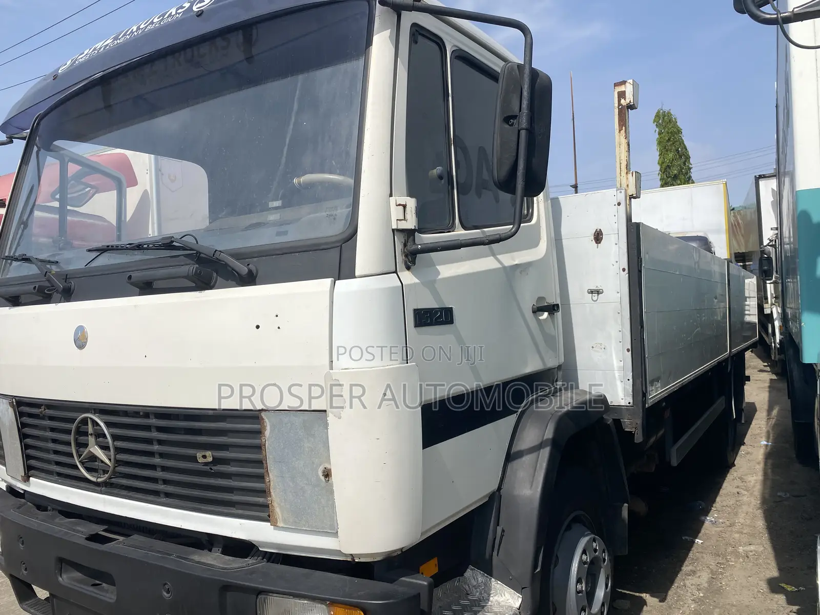 Mercedes Benz 1320 Track