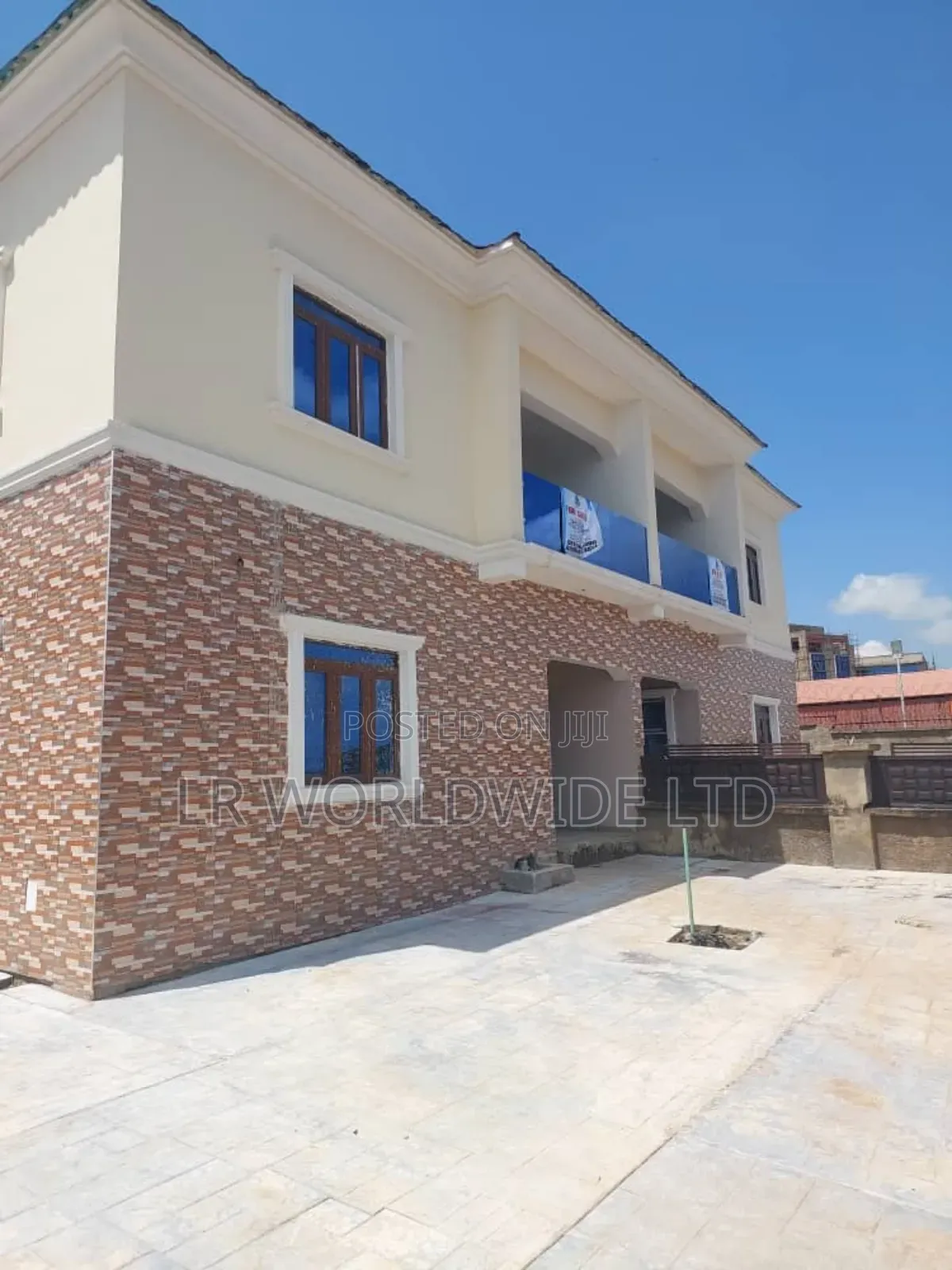 4bdrm Duplex in Lugbe District for sale