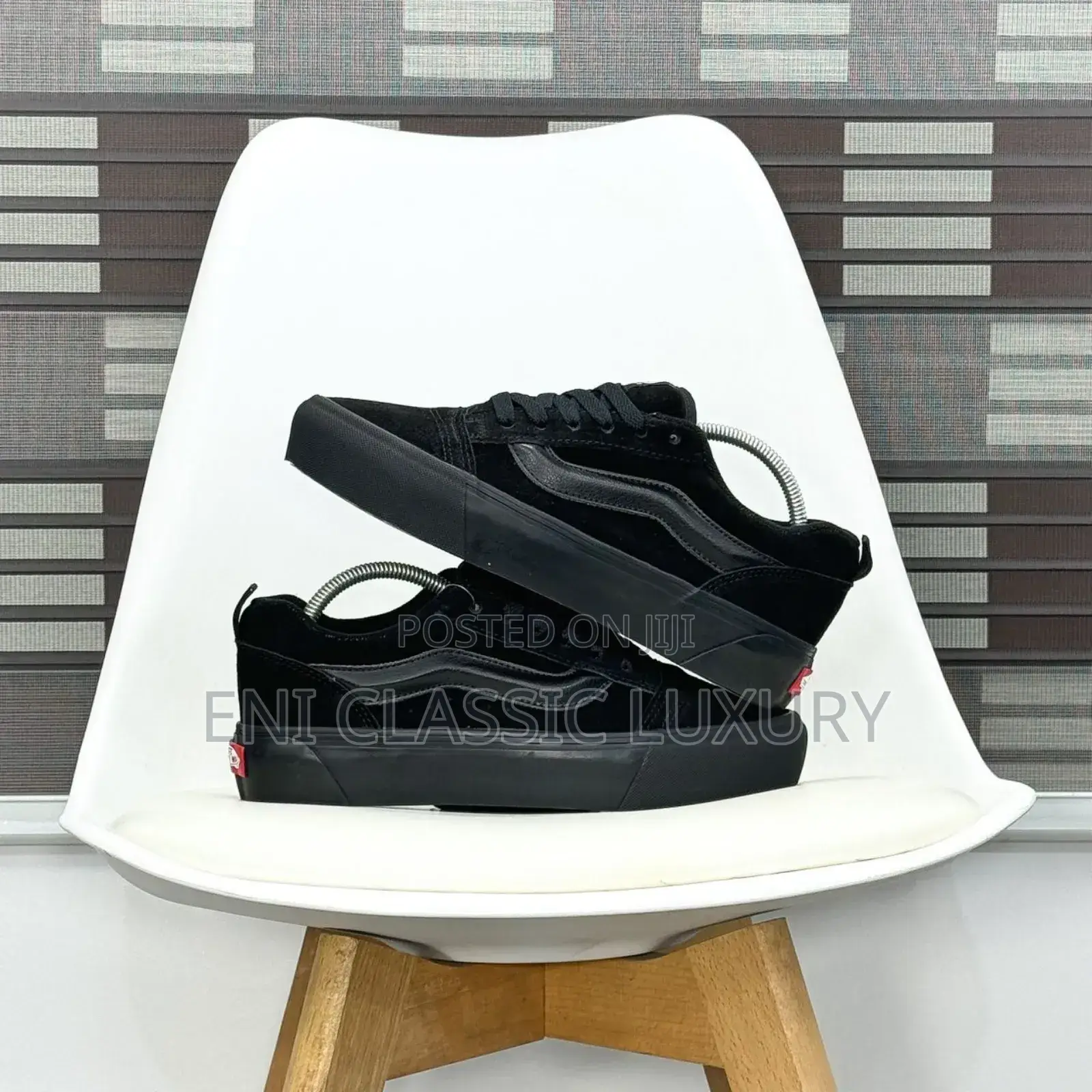 Unisex Luxury Sneakers Vans Available in Store 
