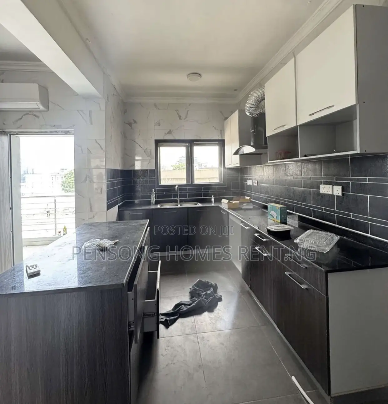 3bdrm Apartment in Vi, Victoria Island for rent