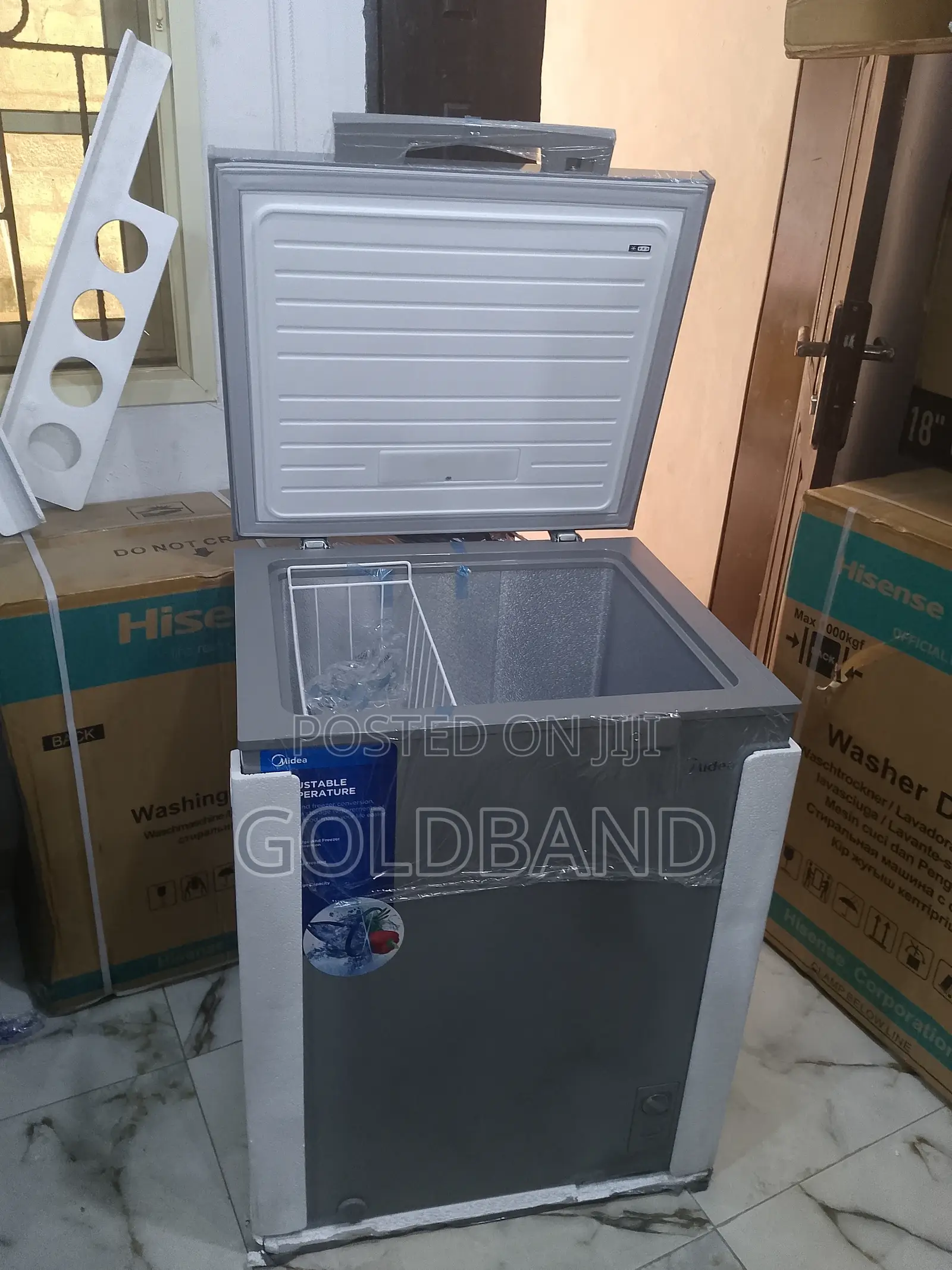Midea 150L Anti-Rust Body Chest Freezer (Hs-186cn)
