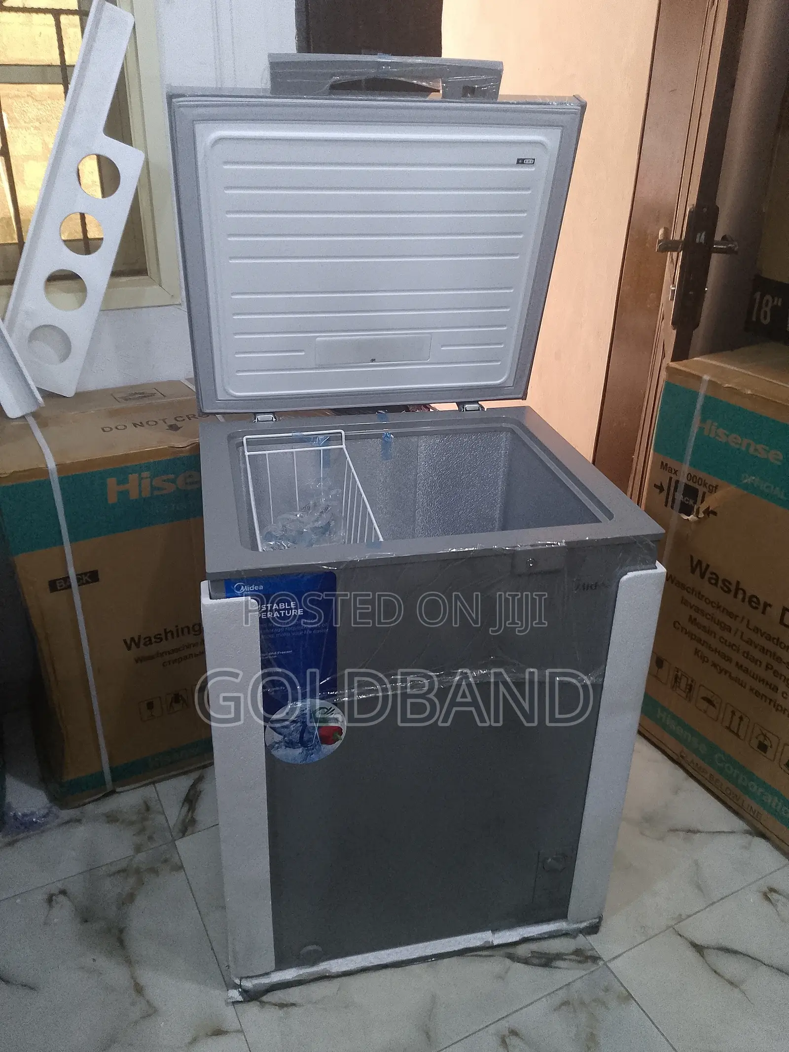 Midea 150L Chest Freezer With Adjustable Thermostat