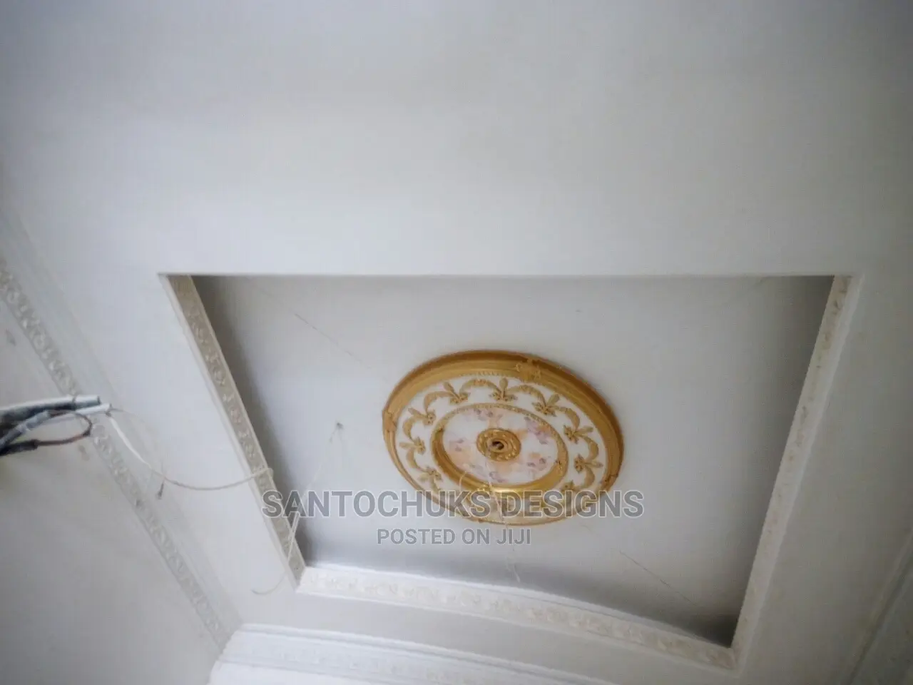 Pop Cornice and Ceiling Focus/Medallions