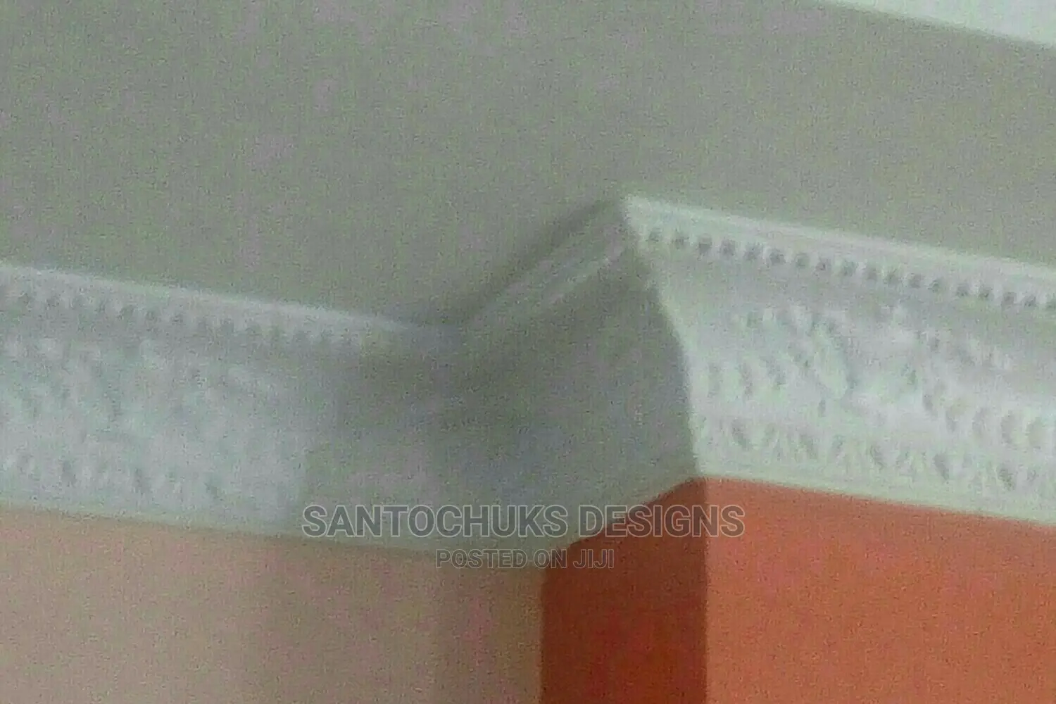 Pop Cornice and Ceiling Focus/Medallions