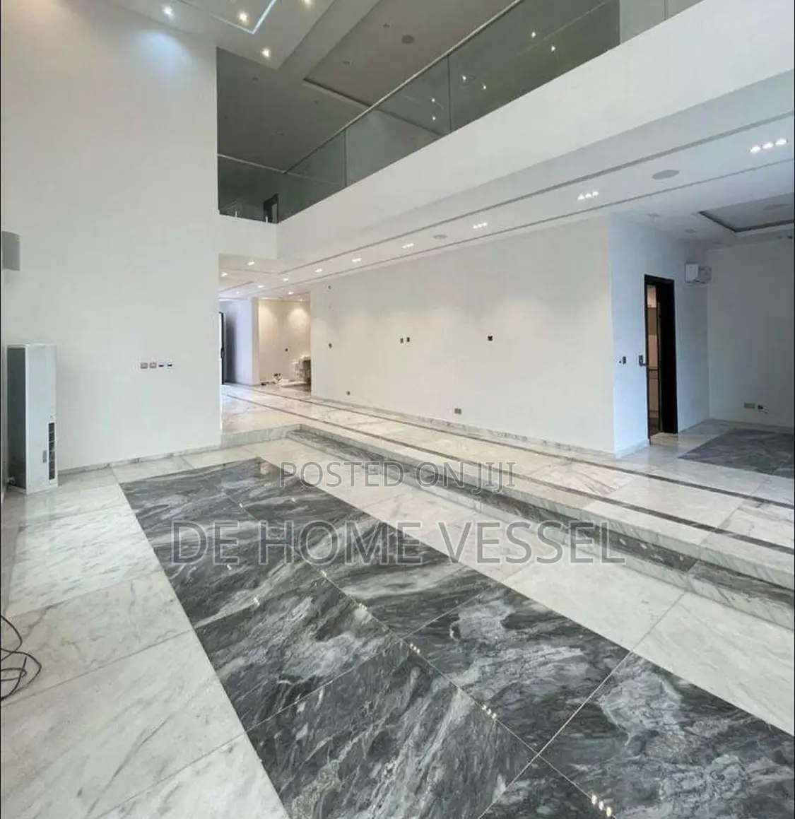 5bdrm Mansion in Lekki Phase 1 for sale