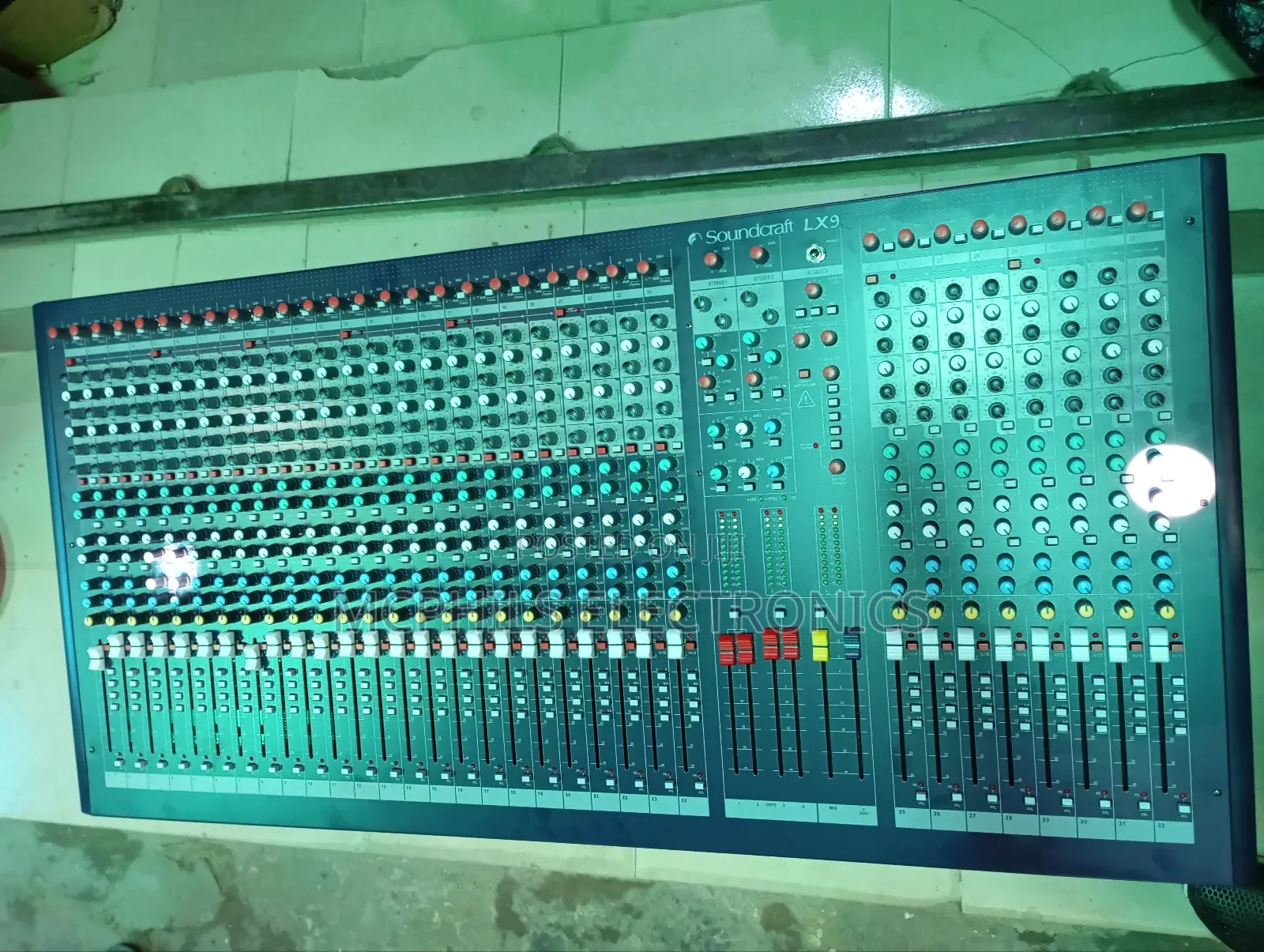 Sound Craft Professional 32 Channels Mixer Console Lx-9