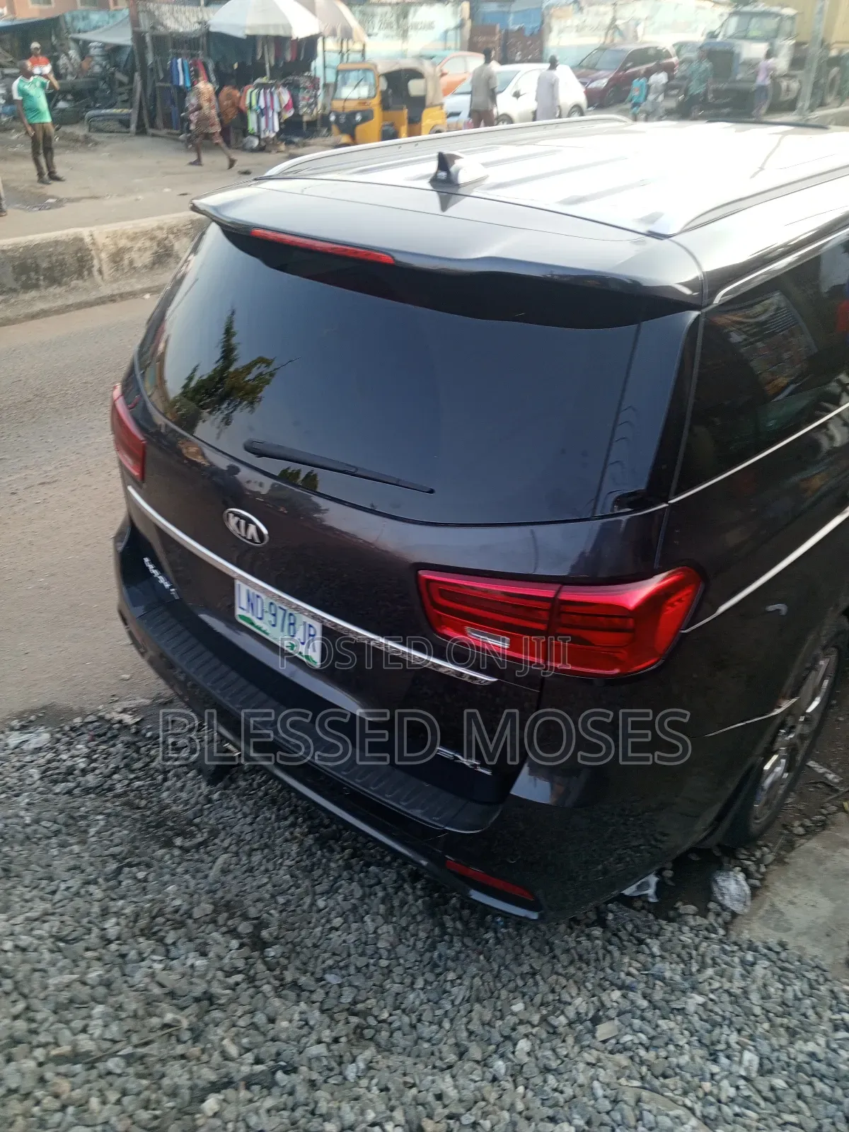 KIA Sedona Back Glass Tinted