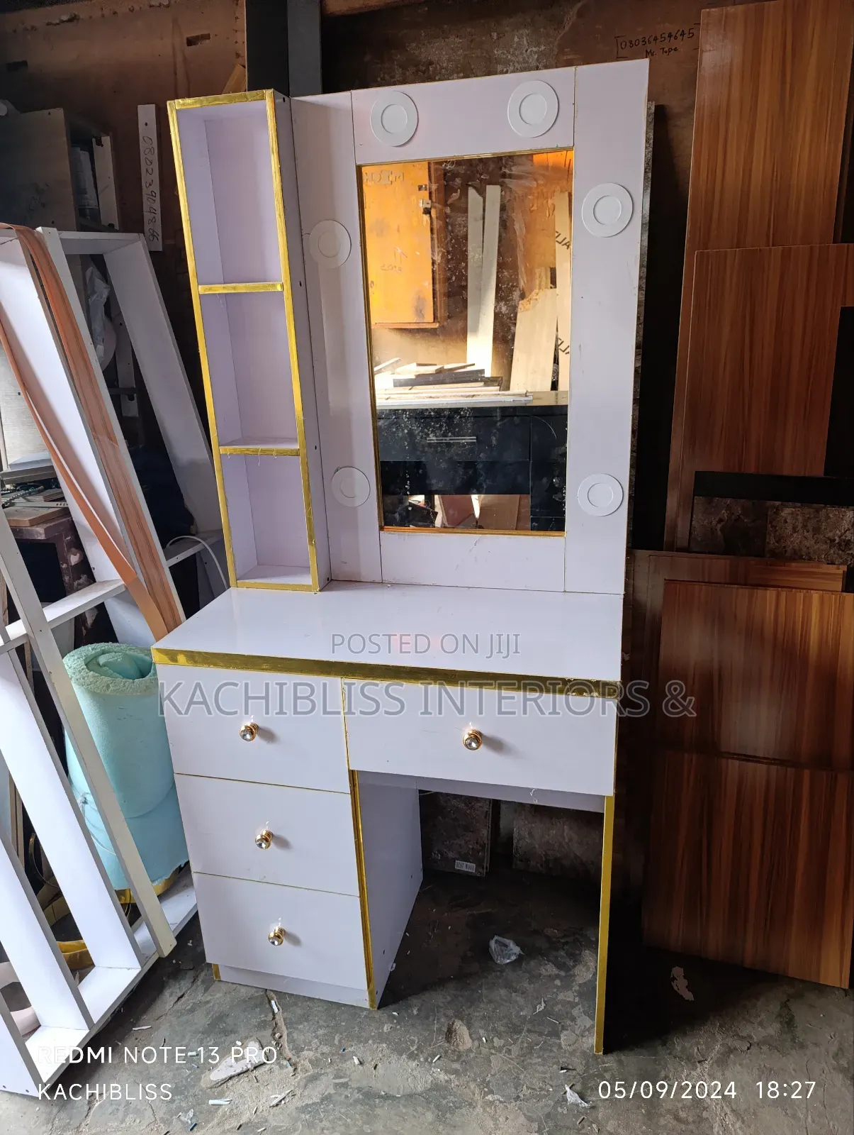 Beautiful Modern Dresser With Lights