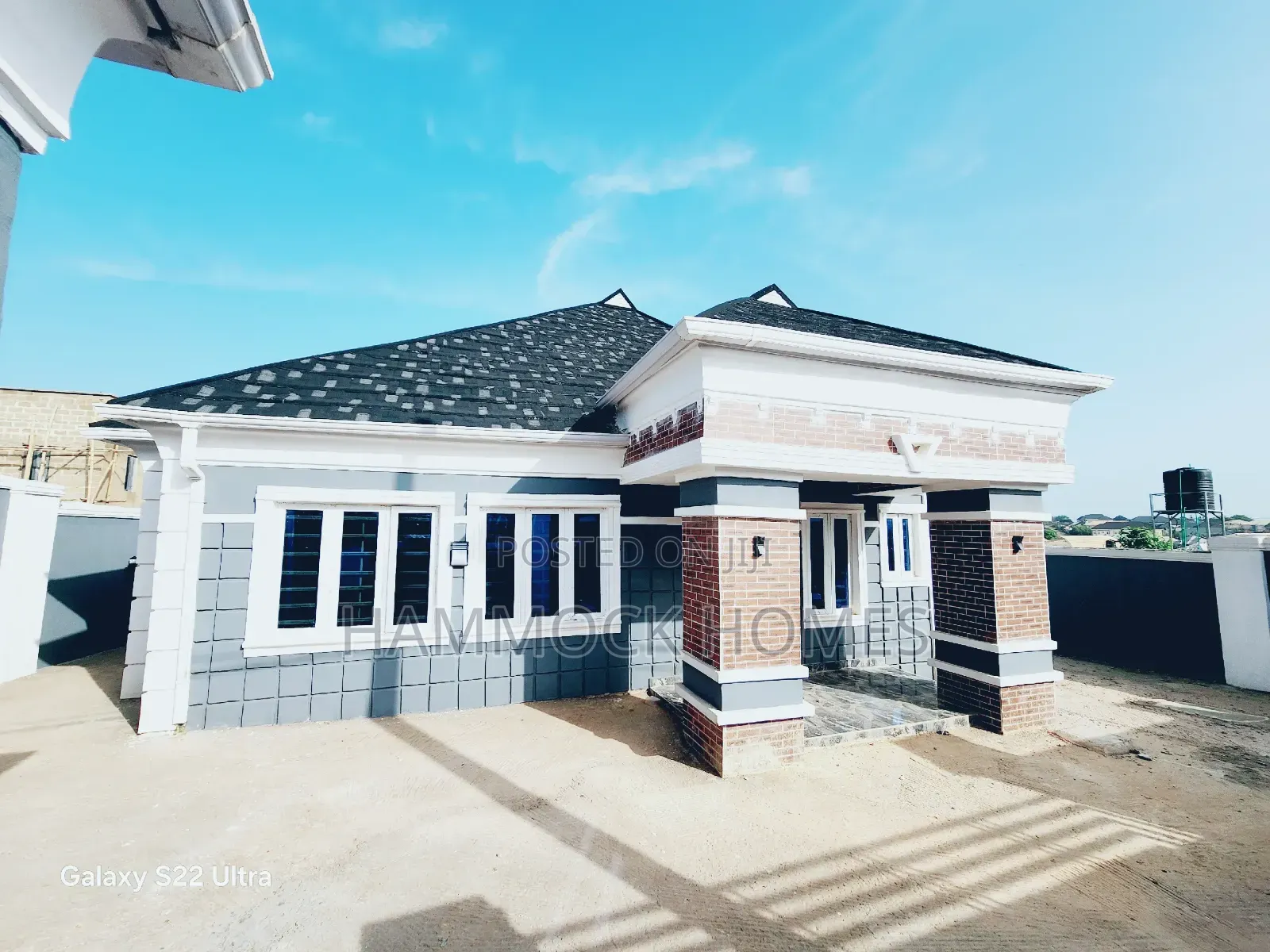 4bdrm Bungalow in Aiyegoro Estate., Akobo for sale