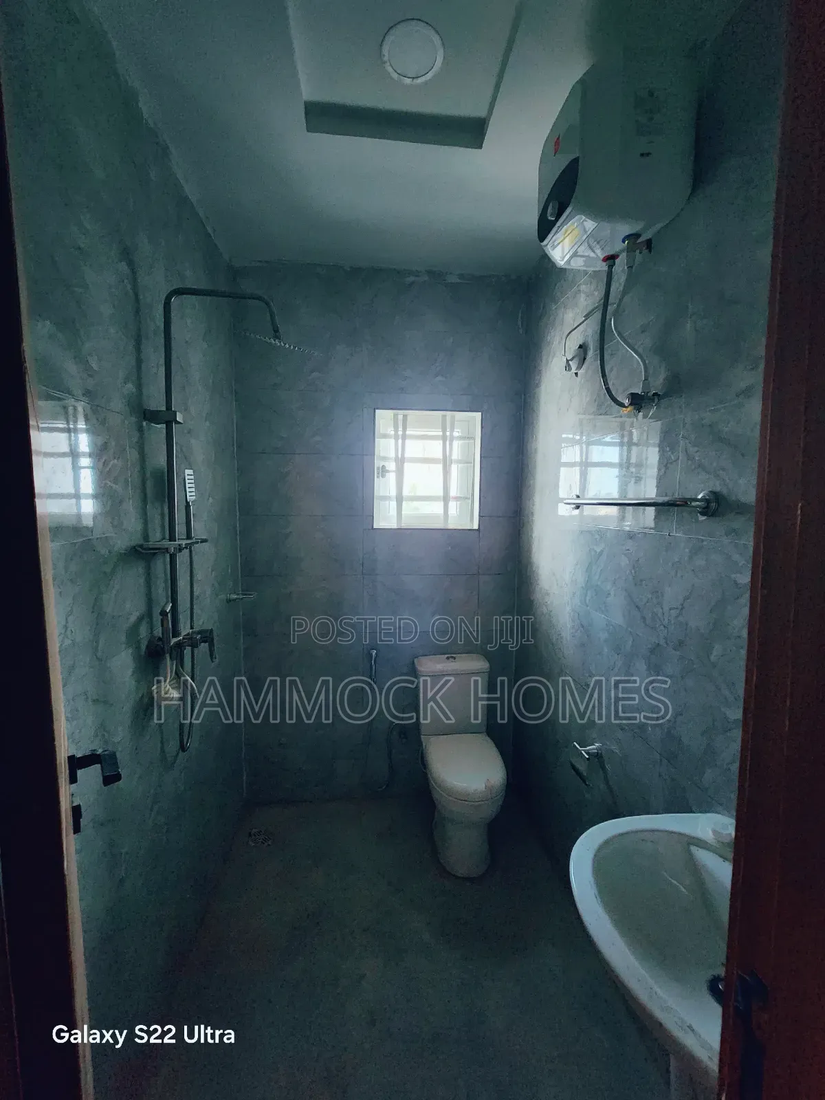 4bdrm Bungalow in Aiyegoro Estate., Akobo for sale