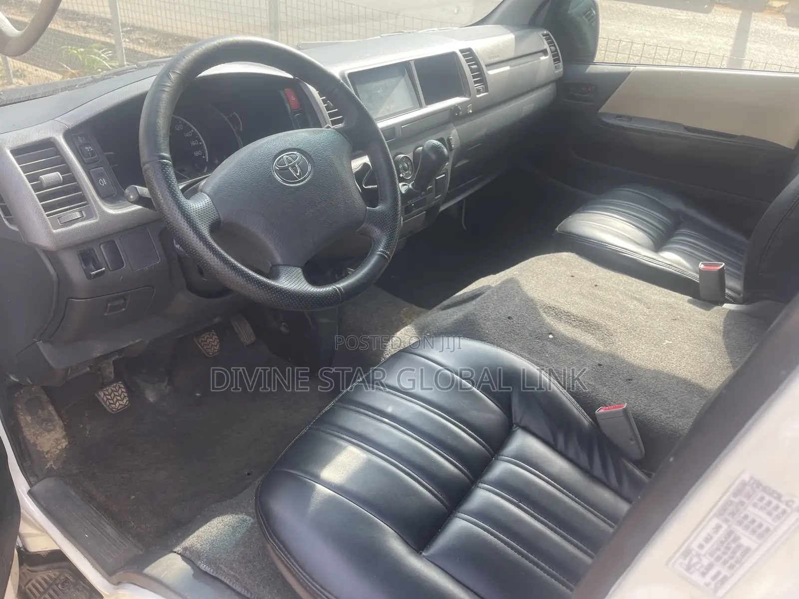 Toyota HiAce 2018 White