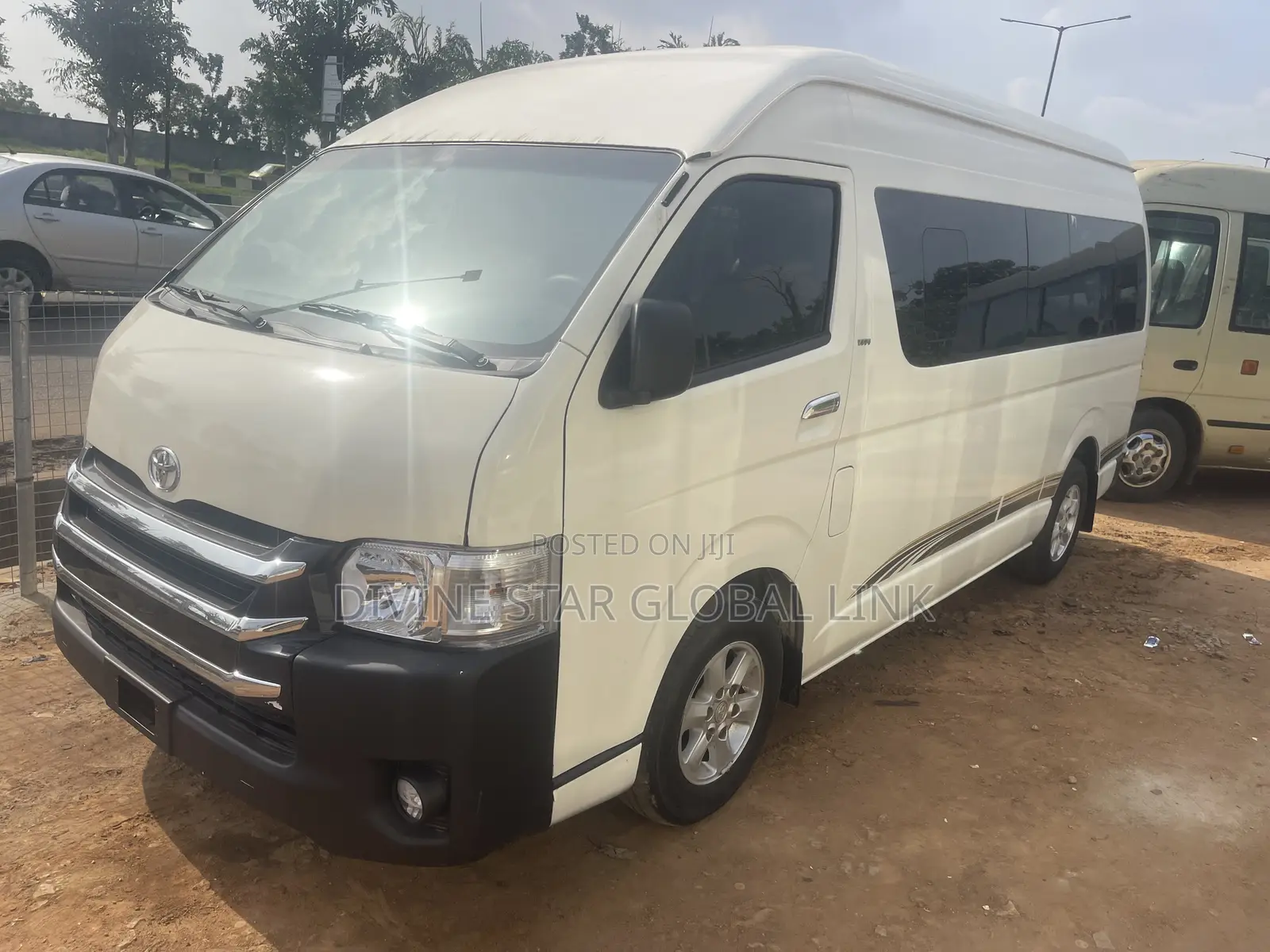 Toyota HiAce 2018 White
